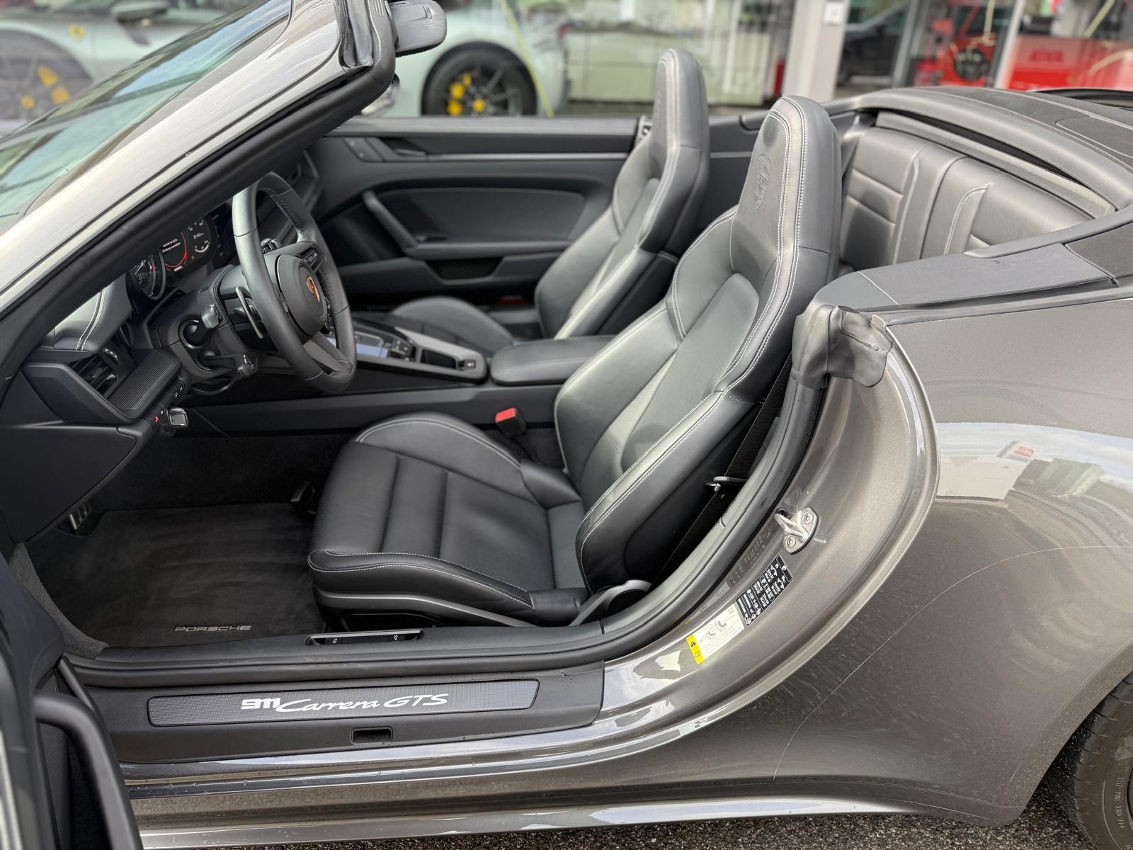 PORSCHE 911 Carrera GTS Cabriolet PDK-image-14