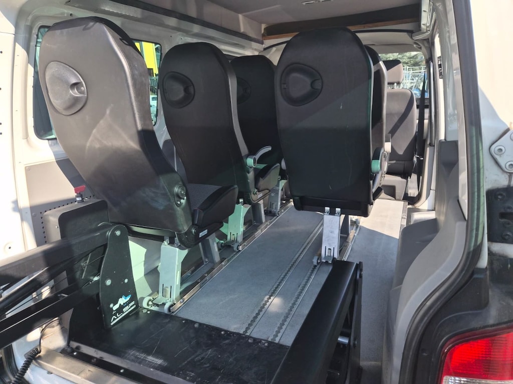VW T5 2.0 TDI-image-8