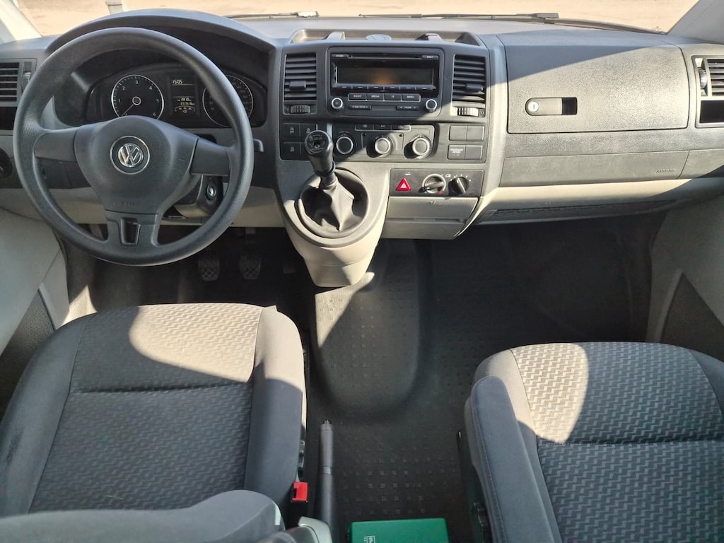 VW T5 2.0 TDI-image-11