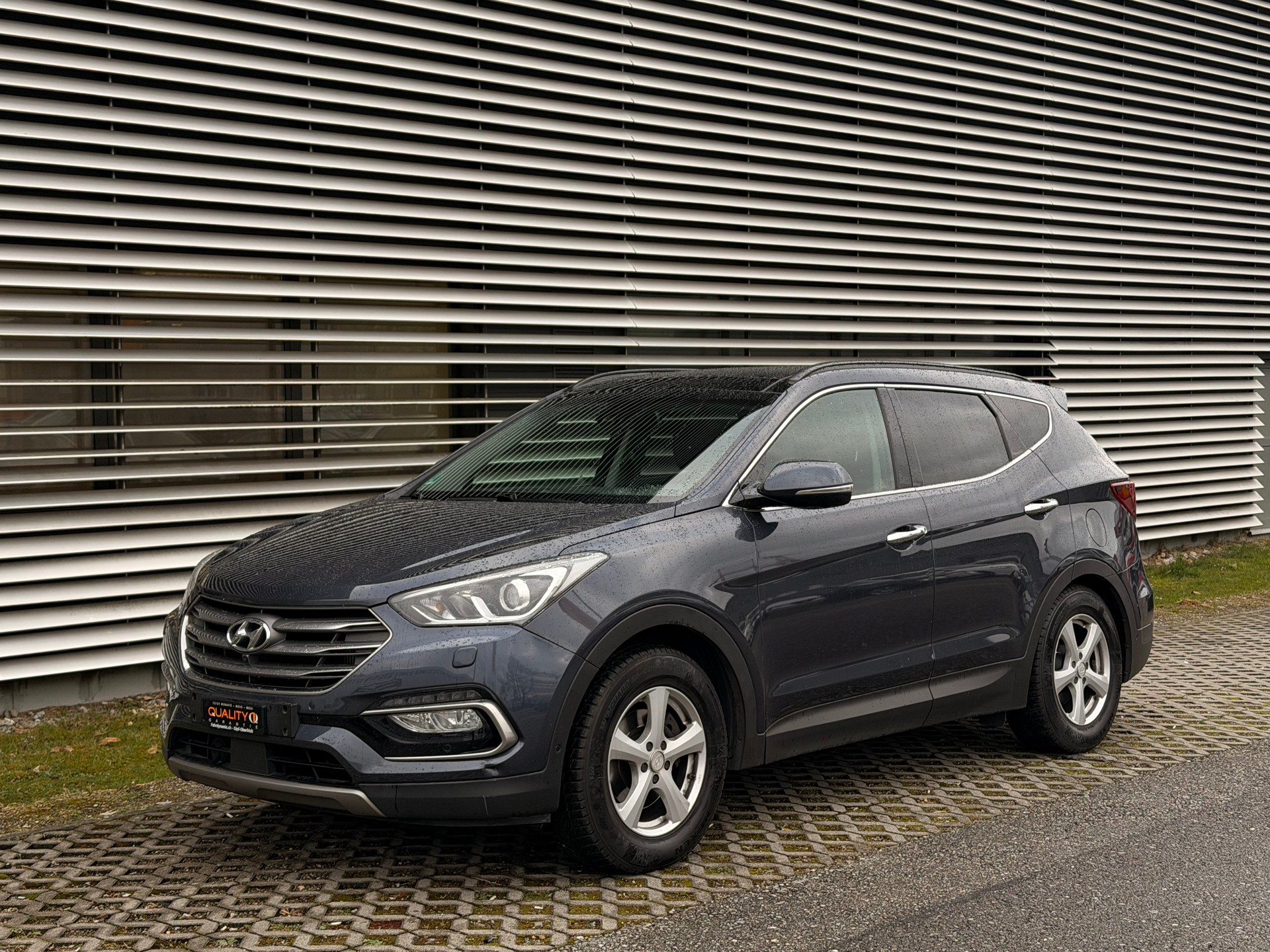HYUNDAI Santa Fe 2.2 CRDI Vertex 4WD Automatic-image-3