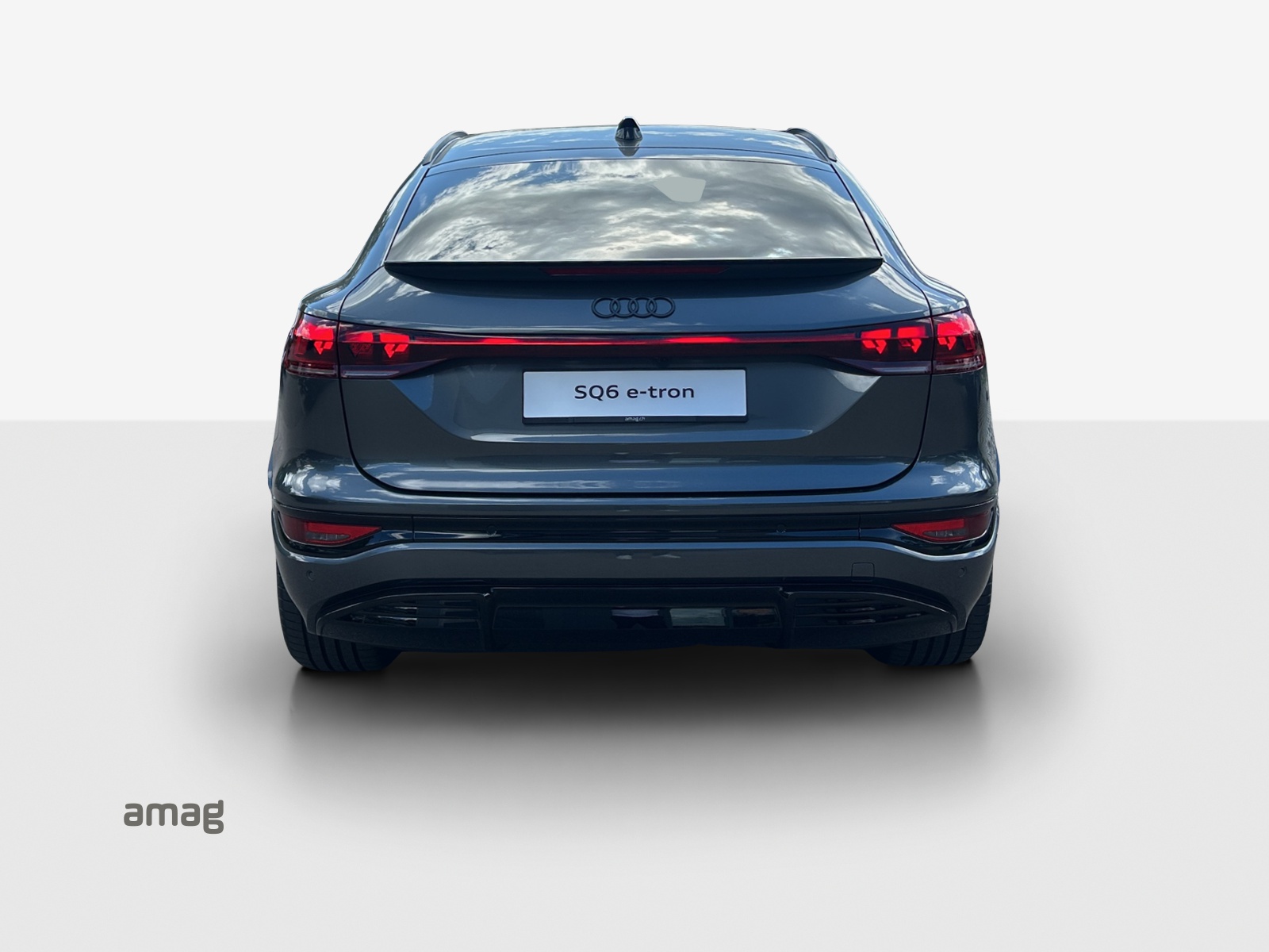 AUDI SQ6 Sportback e-tron quattro-image-4