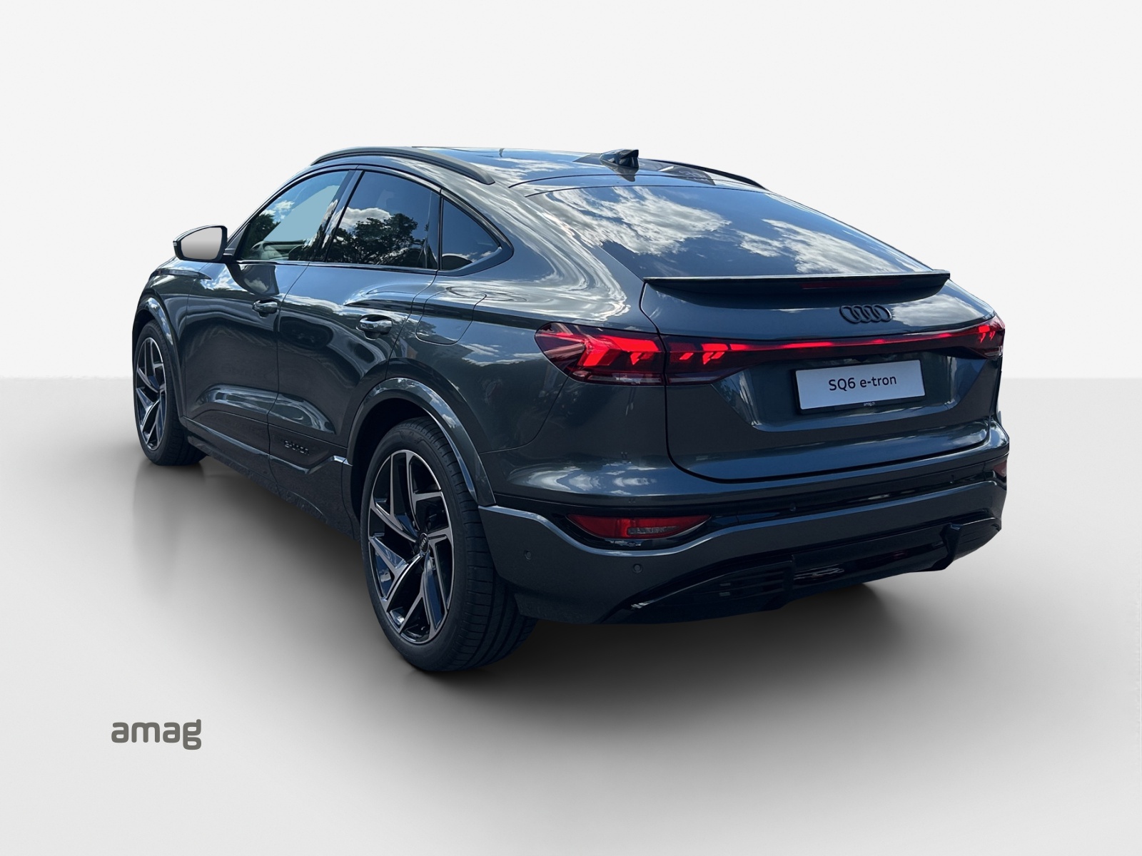 AUDI SQ6 Sportback e-tron quattro-image-3