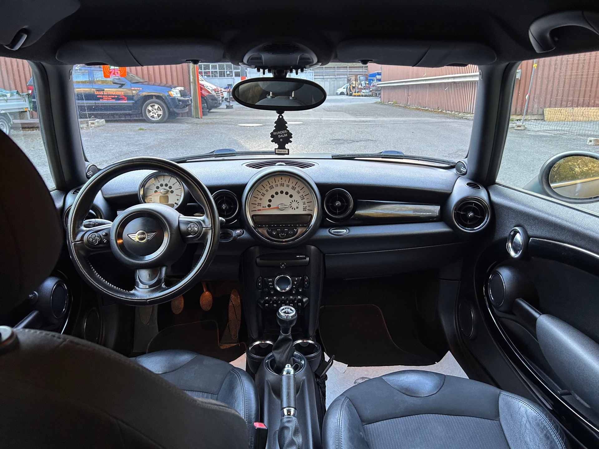 MINI Cooper-image-6