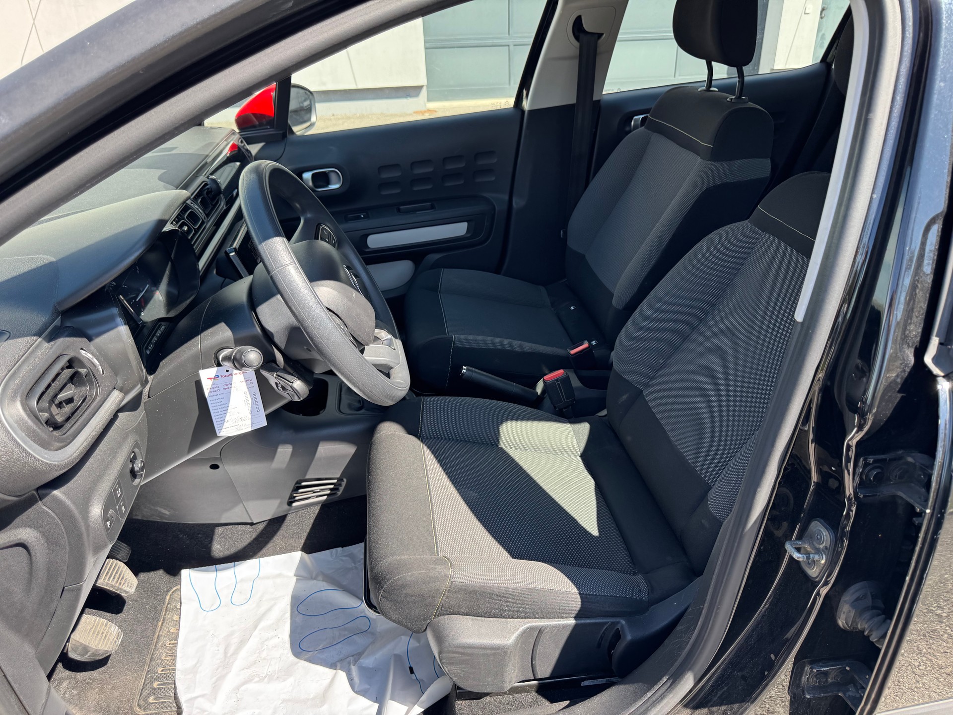CITROEN C3 1.2i PureTech Shine-image-6