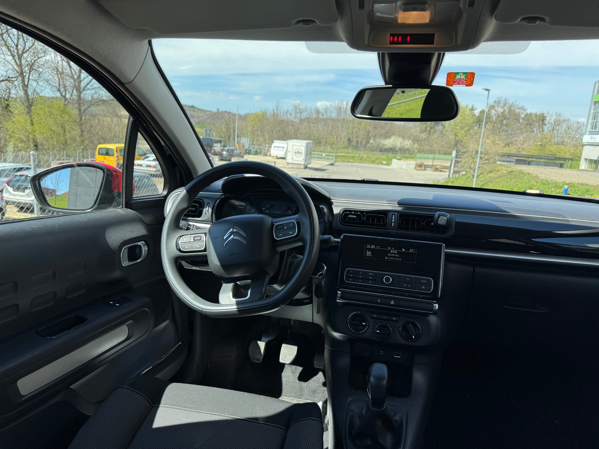 CITROEN C3 1.2i PureTech Shine-image-5