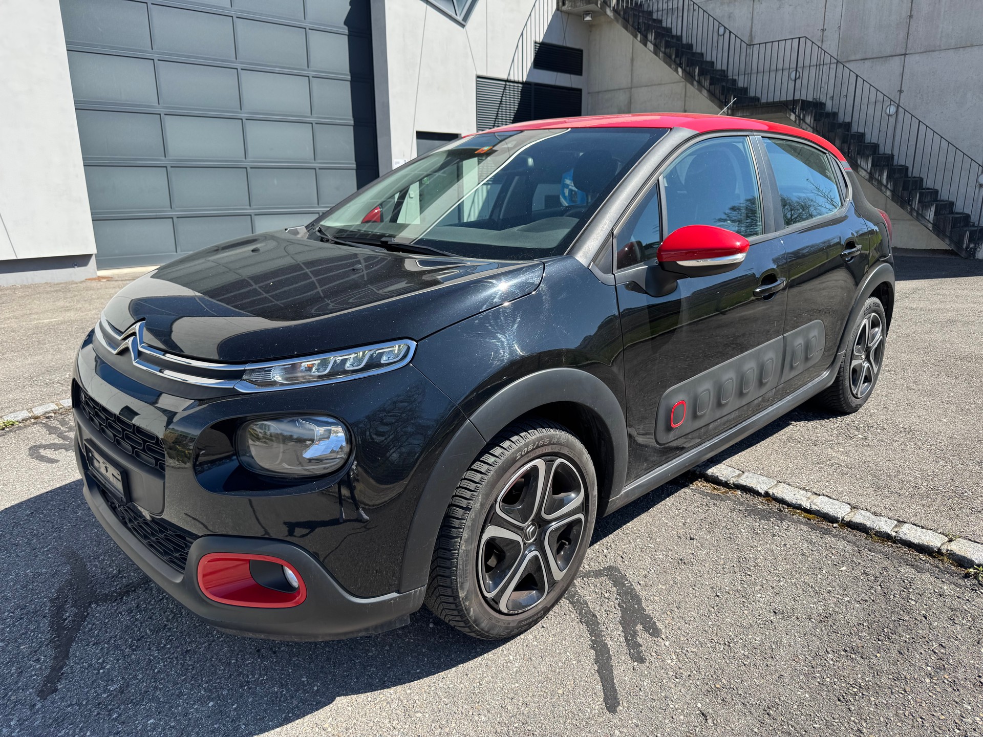 CITROEN C3 1.2i PureTech Shine-image-0