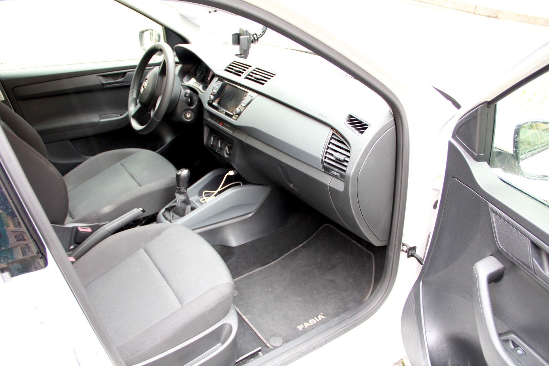 SKODA Fabia Combi 1.0 MPI Active-image-2