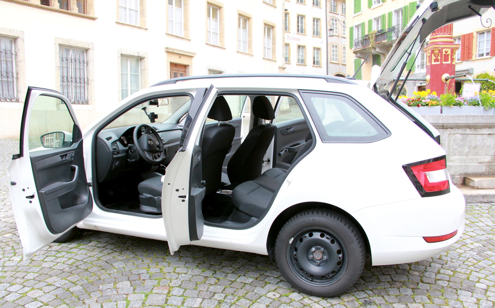 SKODA Fabia Combi 1.0 MPI Active-image-3