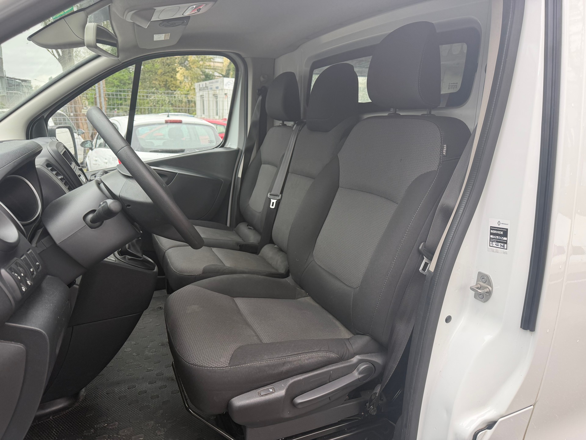 RENAULT Trafic 2.0 dCi 120 3.0t Business L1H1 * 03x Sitze * Klimaanlage * Tempomat * PDC H * RF-Kamera * Frisch Ab MFK-image-2