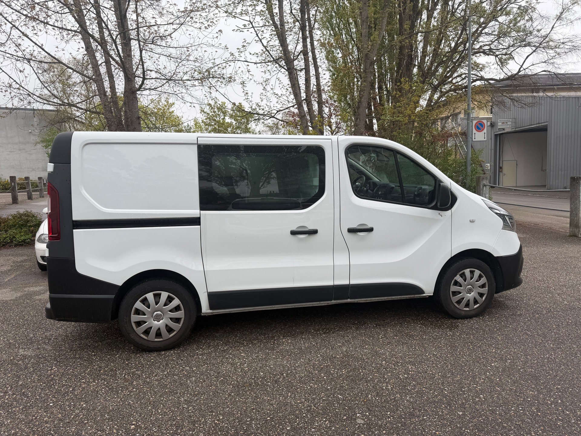 RENAULT Trafic 2.0 dCi 120 3.0t Business L1H1 * 03x Sitze * Klimaanlage * Tempomat * PDC H * RF-Kamera * Frisch Ab MFK-image-11
