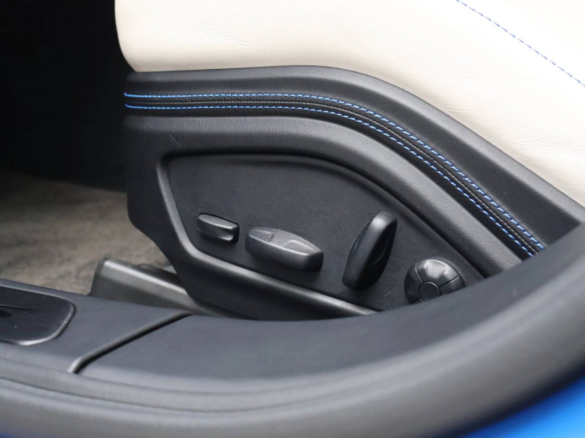 PORSCHE Panamera GTS-image-34