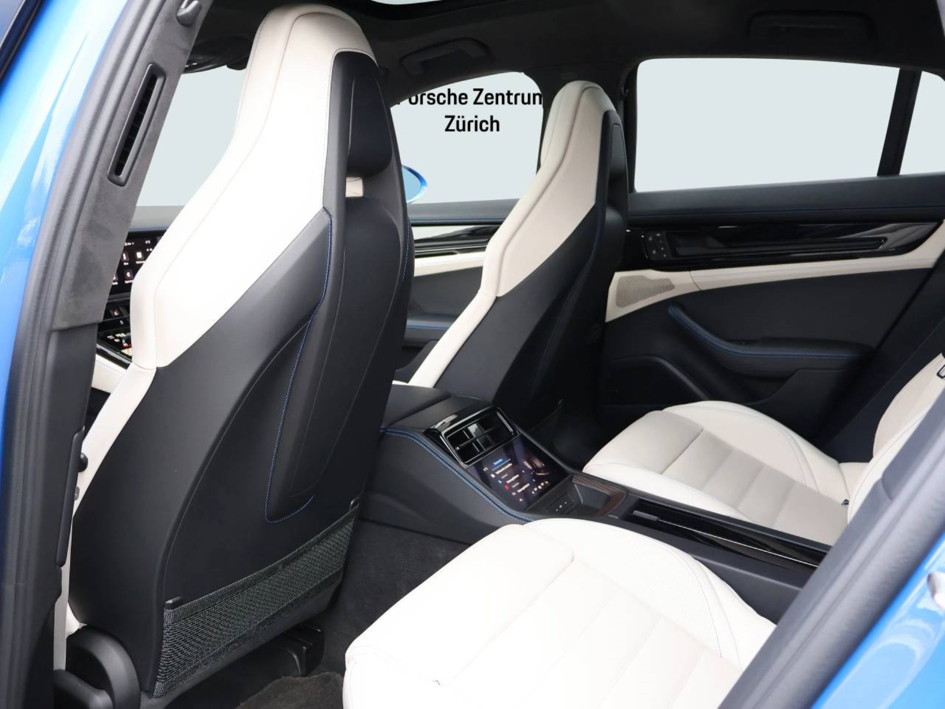 PORSCHE Panamera GTS-image-15