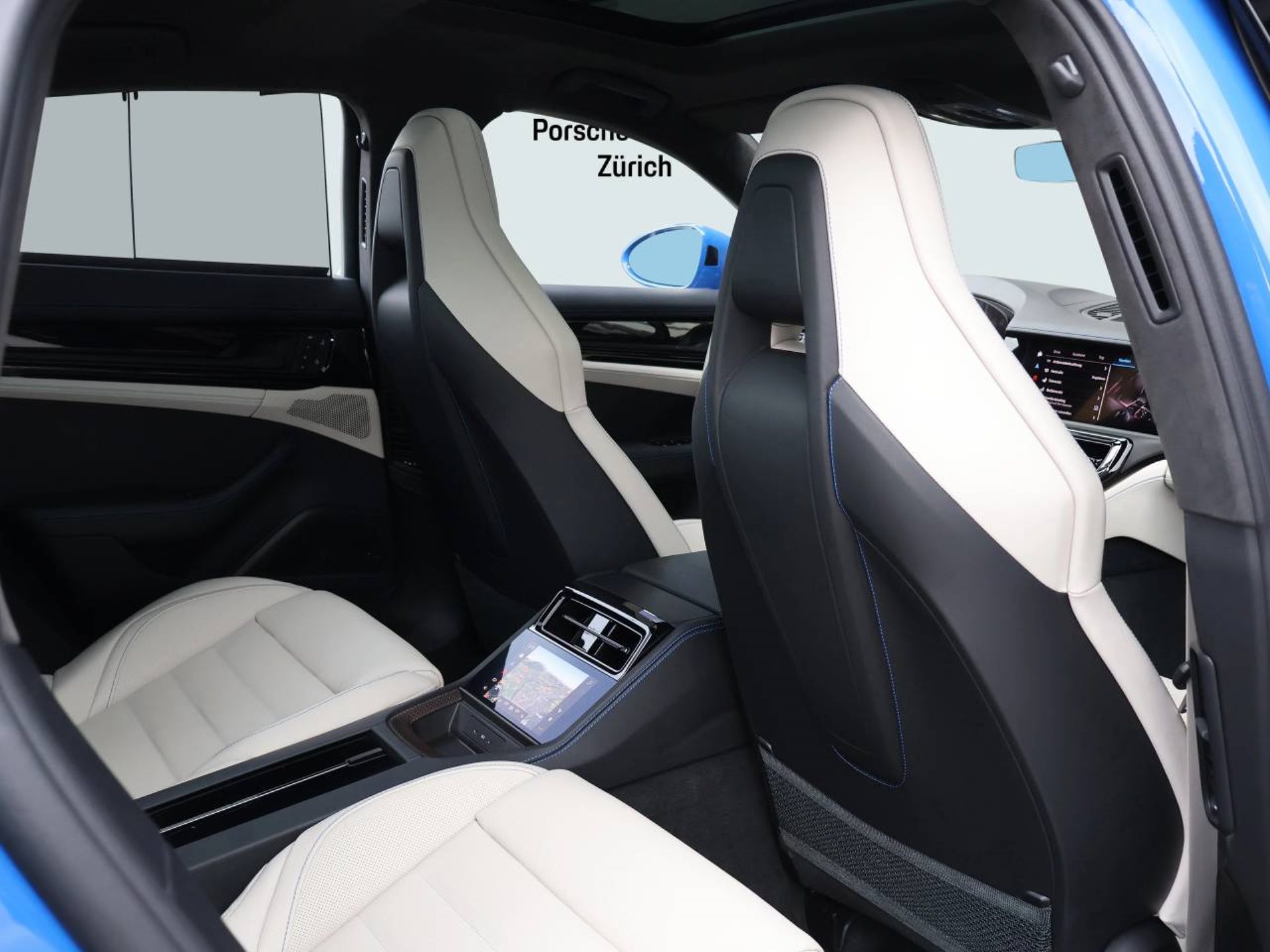 PORSCHE Panamera GTS-image-17