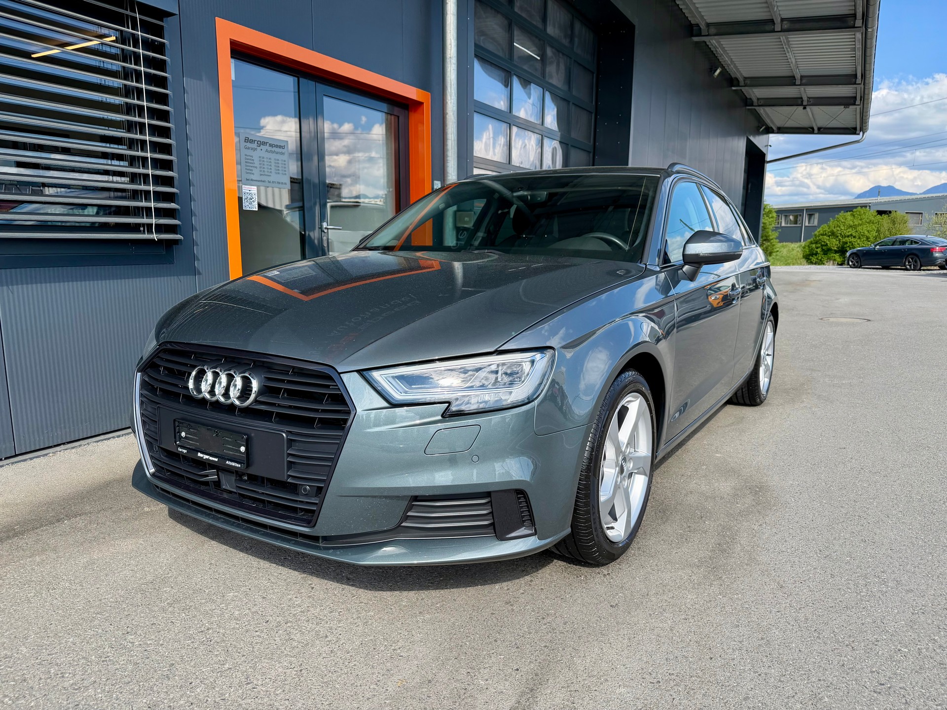 AUDI A3 Sportback 35 TDI Sport S-tronic-showroom-element-1