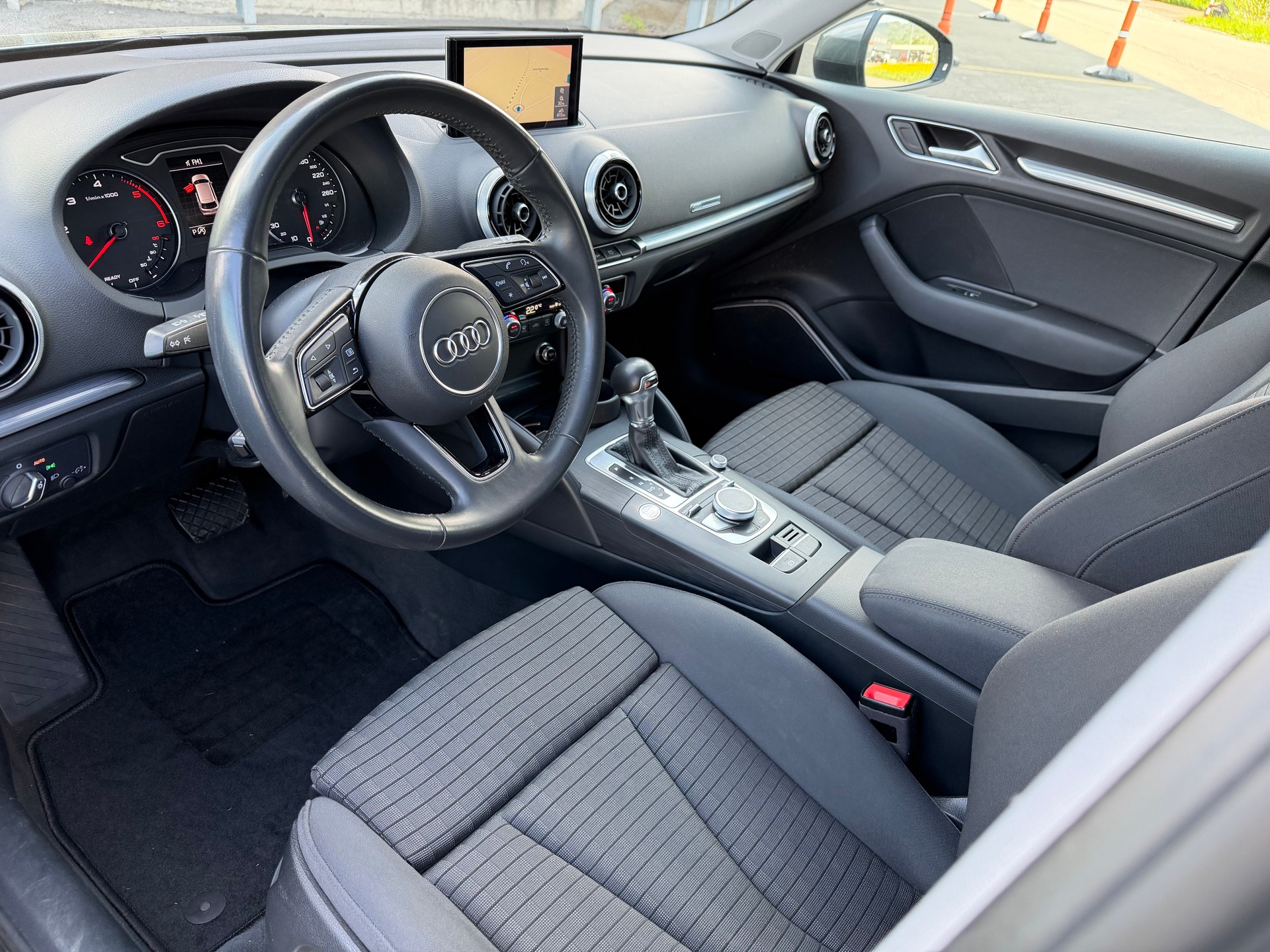 AUDI A3 Sportback 35 TDI Sport S-tronic-image-10