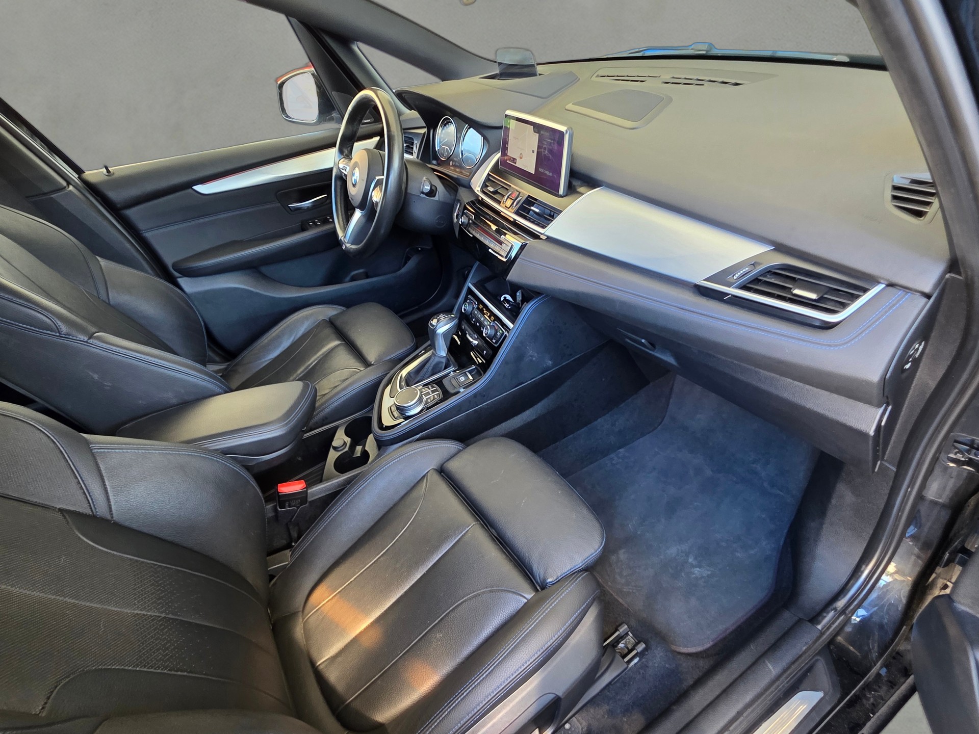 BMW 225xe iPerformance Active Tourer Steptronic M Sport-image-13