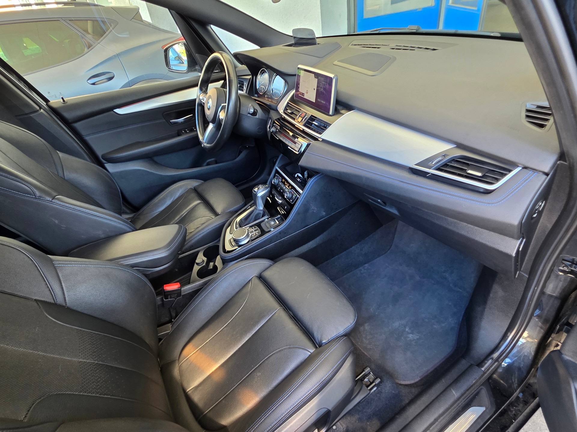 BMW 225xe iPerformance Active Tourer Steptronic M Sport-image-13