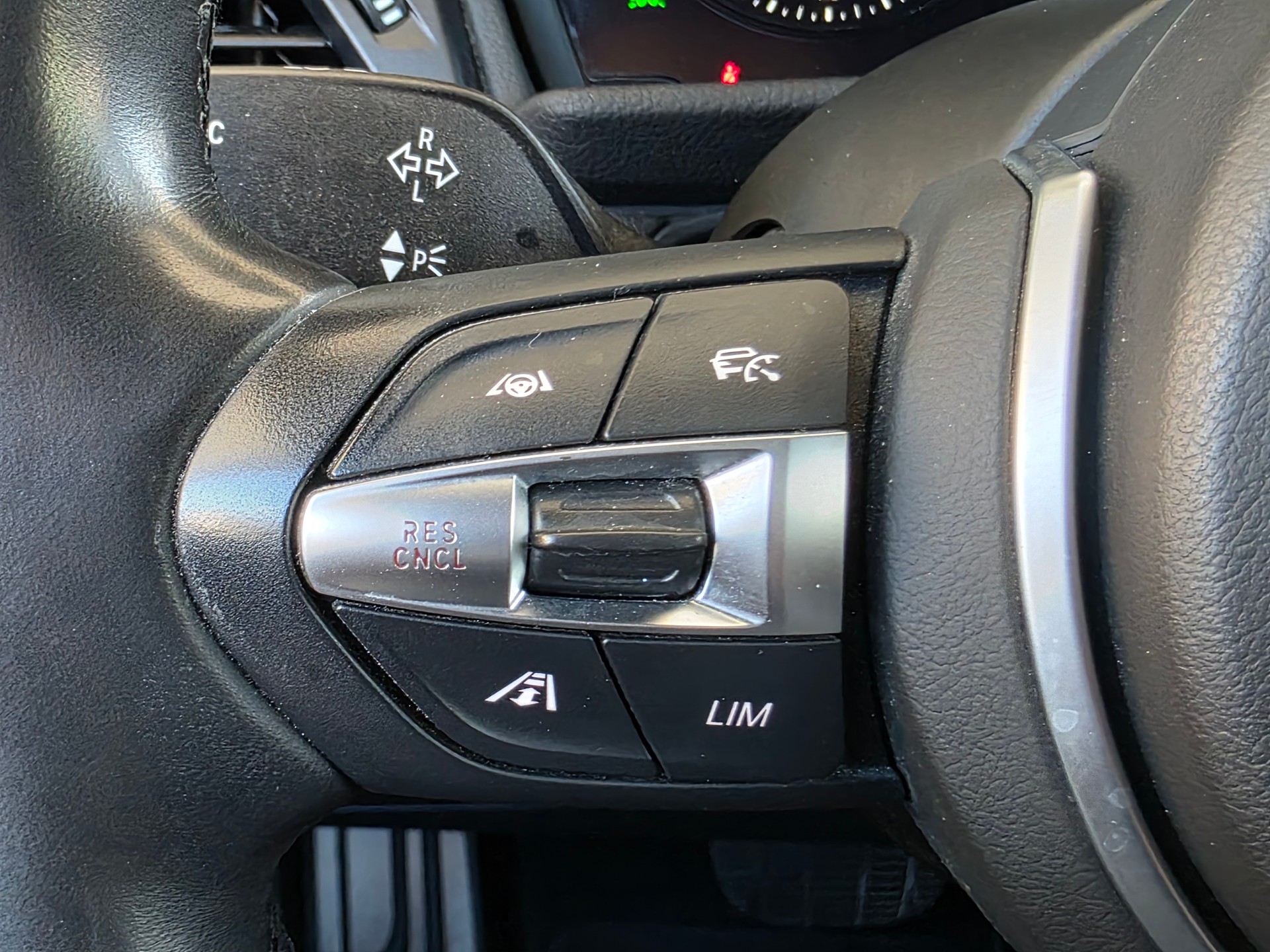 BMW 225xe iPerformance Active Tourer Steptronic M Sport-image-19