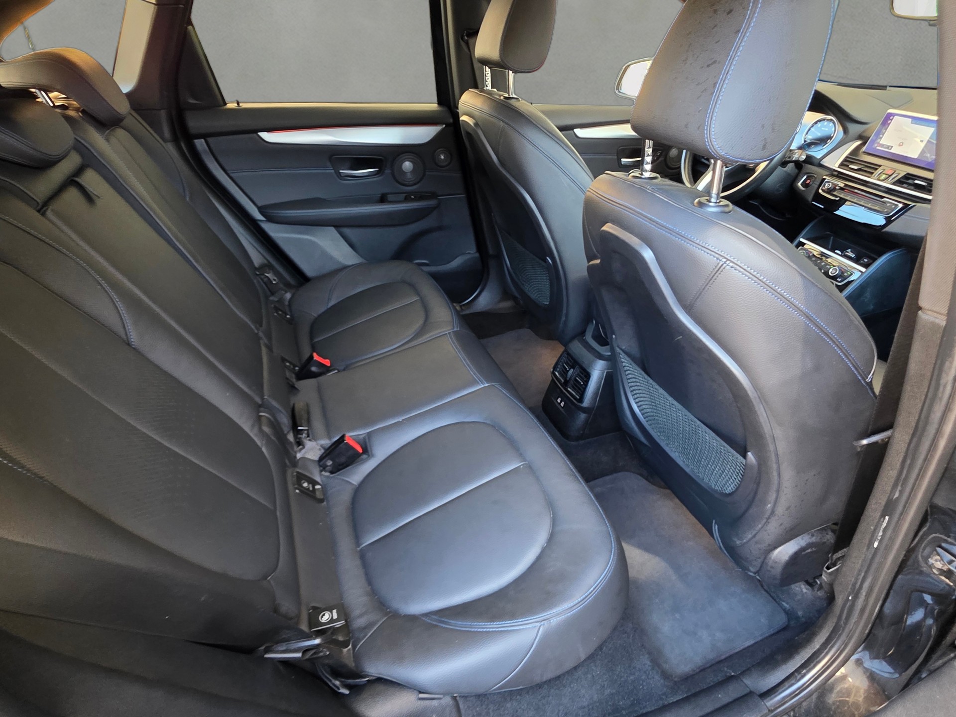 BMW 225xe iPerformance Active Tourer Steptronic M Sport-image-16
