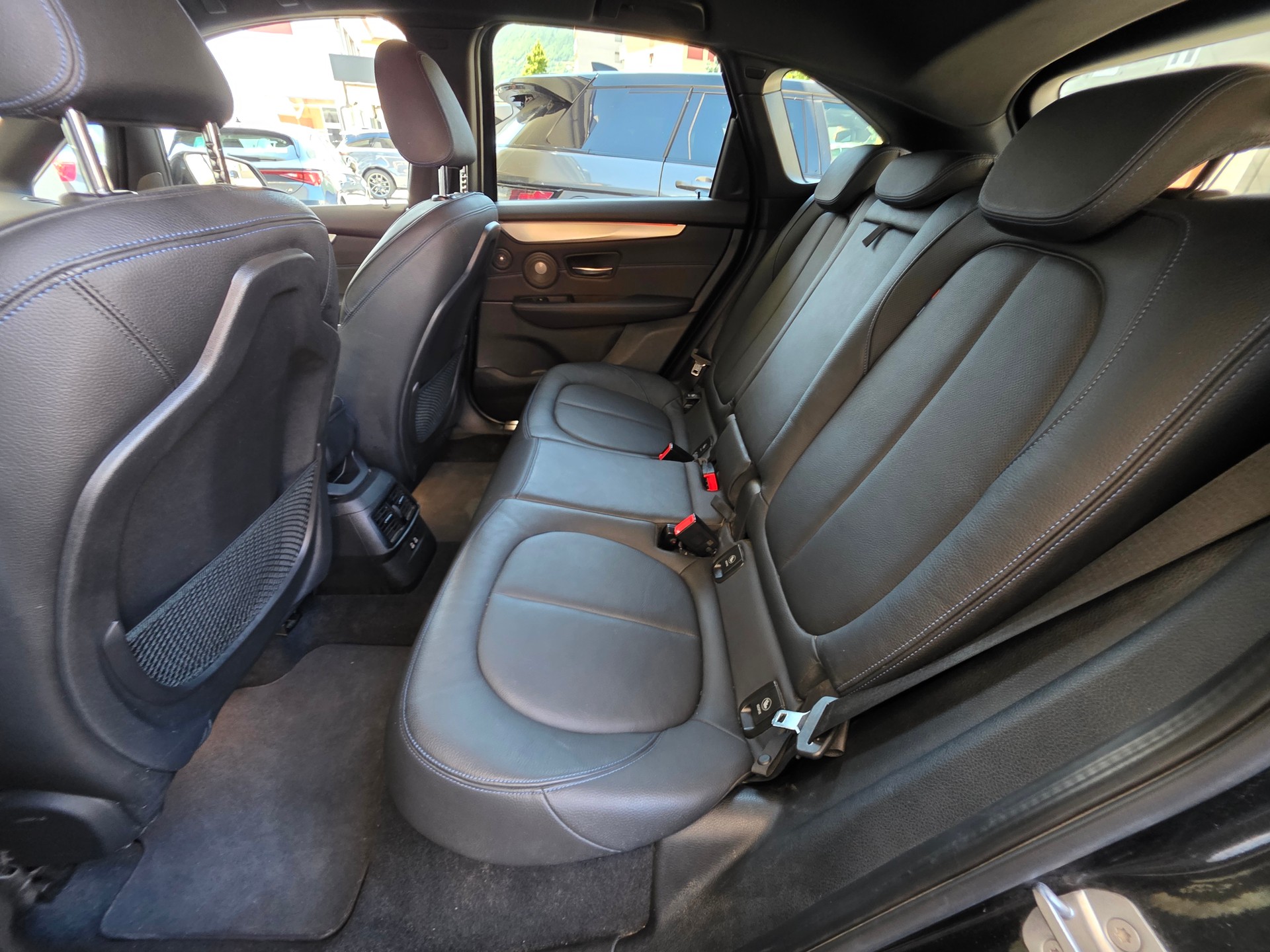 BMW 225xe iPerformance Active Tourer Steptronic M Sport-image-15
