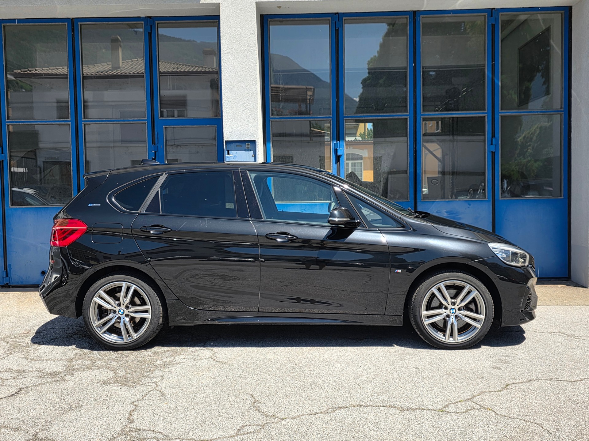 BMW 225xe iPerformance Active Tourer Steptronic M Sport-image-8