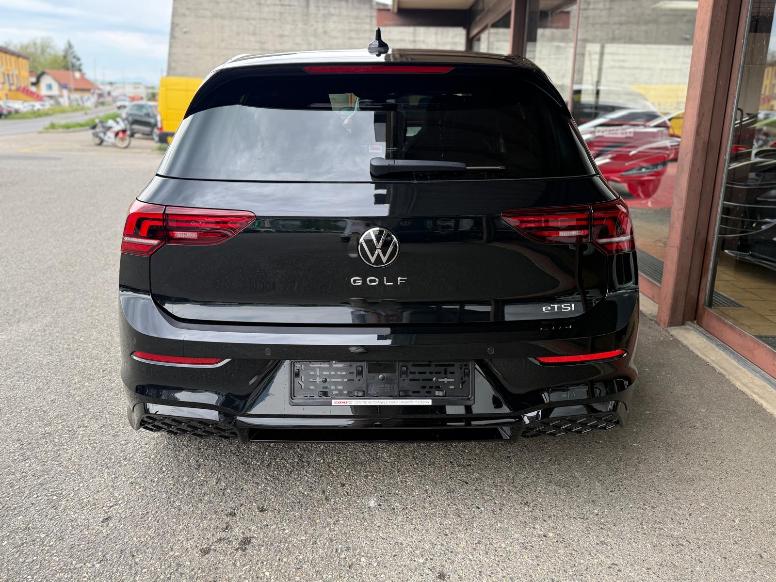 VW Golf Variant 1.5 eTSI mHEV R-Line-image-4