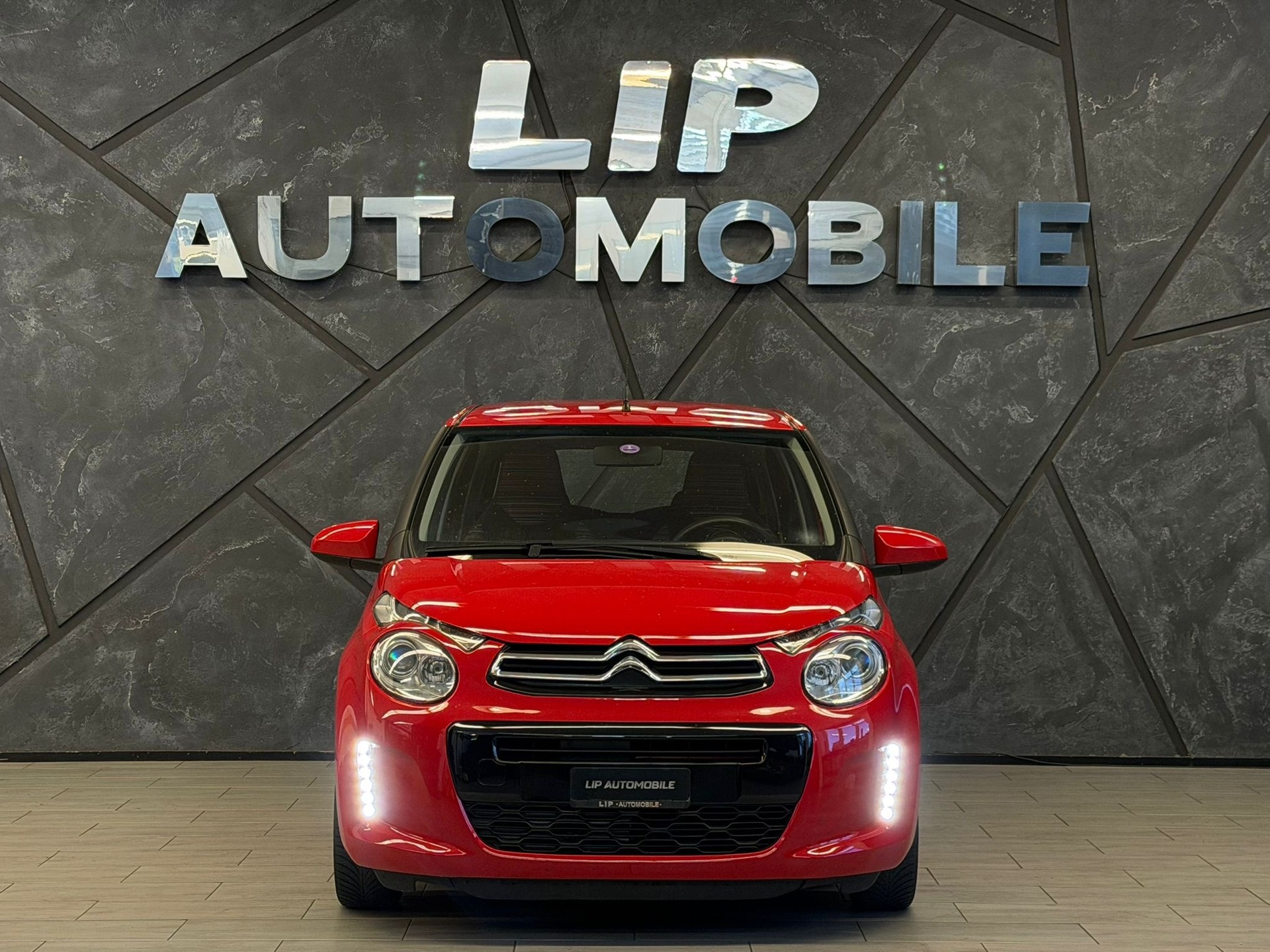 CITROEN C1 1.0 VTi Shine Airscape Stop&Start-image-1