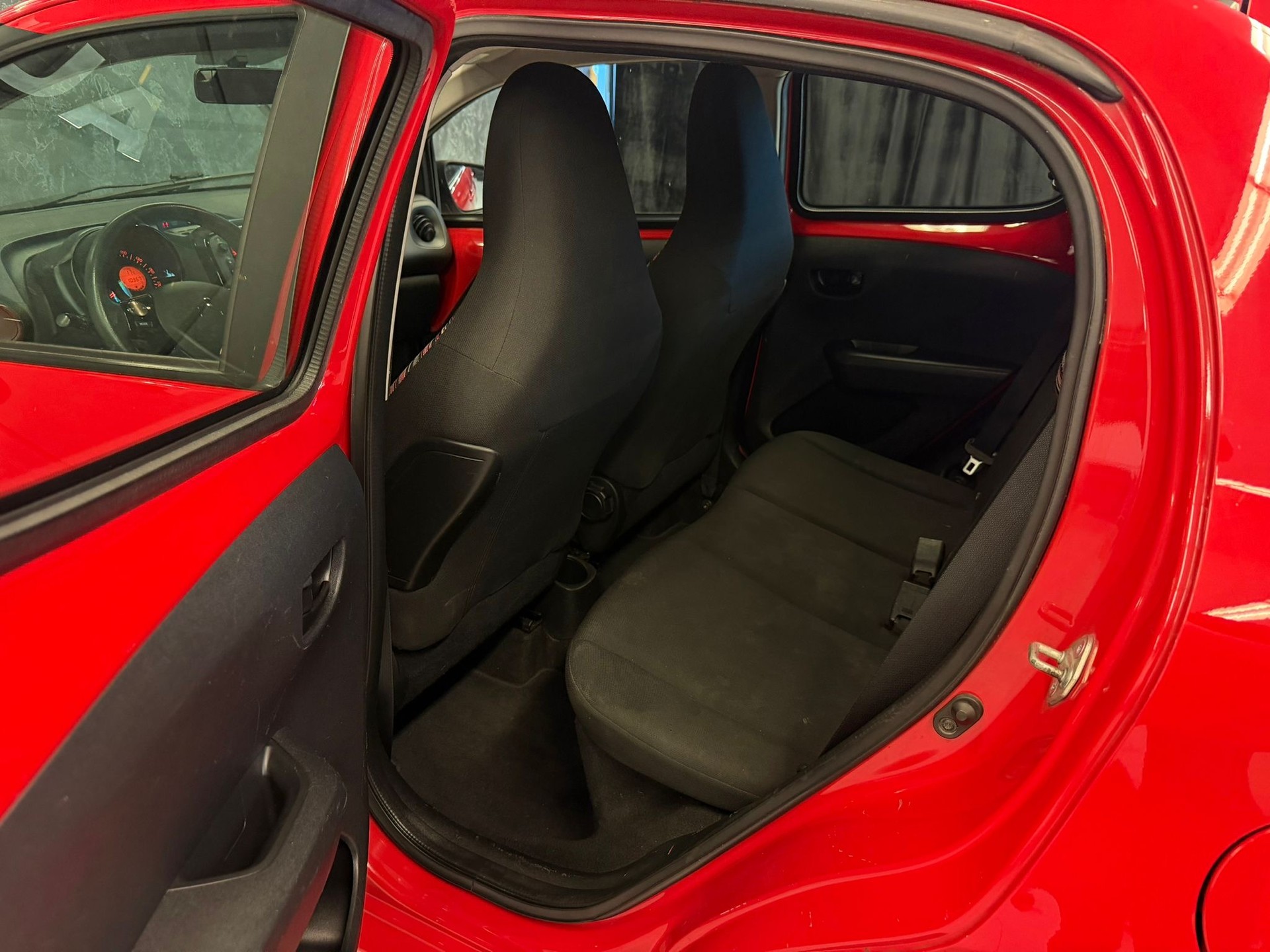 CITROEN C1 1.0 VTi Shine Airscape Stop&Start-image-12
