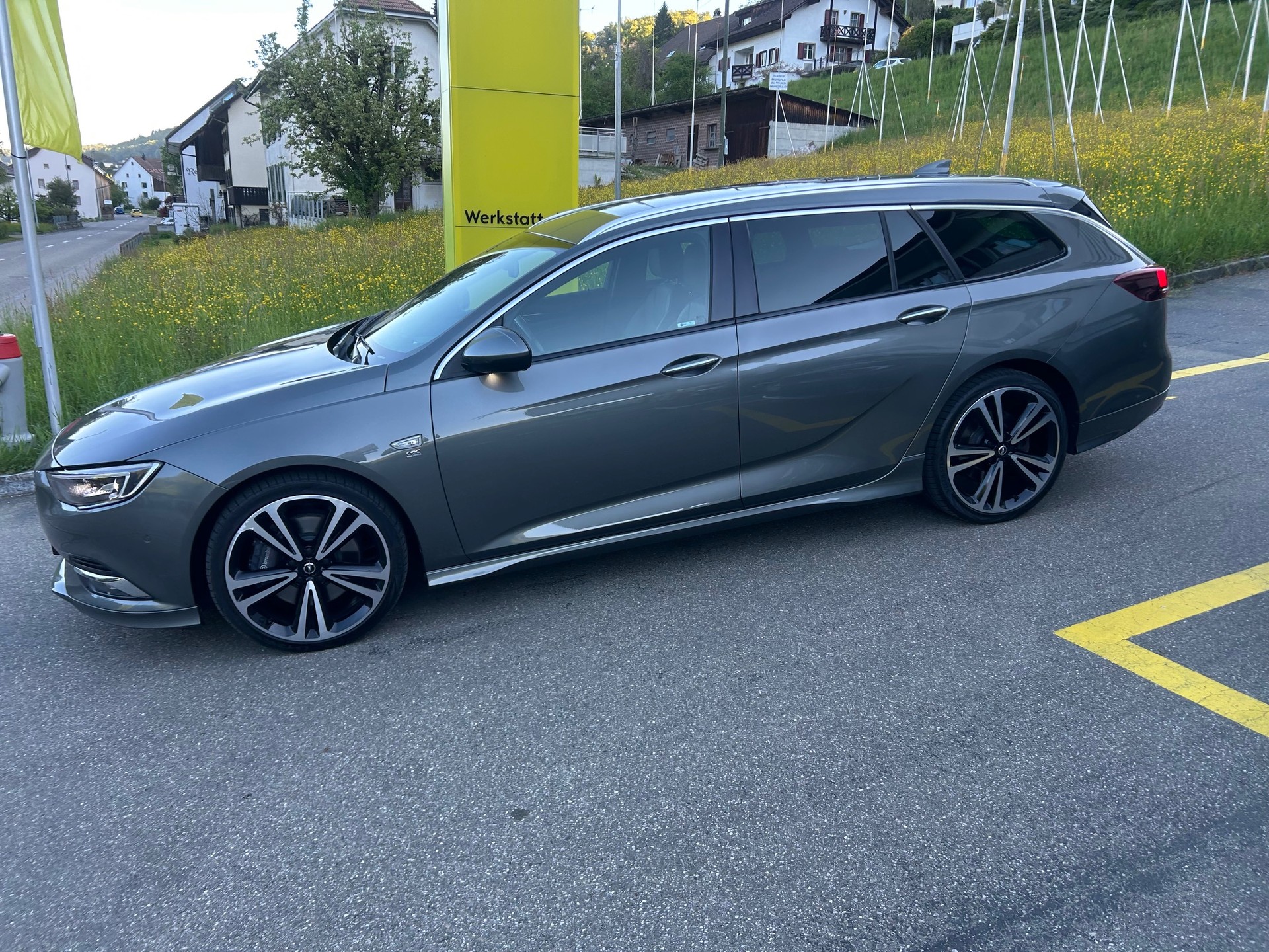 OPEL Insignia 2.0 T Sports Tourer Excellence 4WD Automat.-image-0