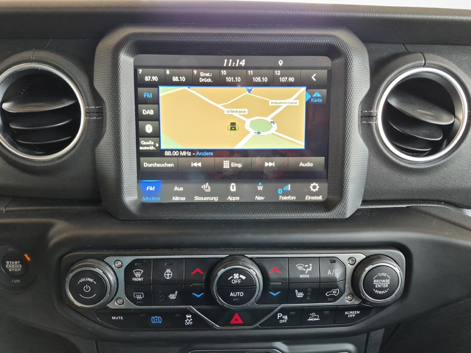JEEP Wrangler 2.0 Turbo 80th Anniversary-image-13