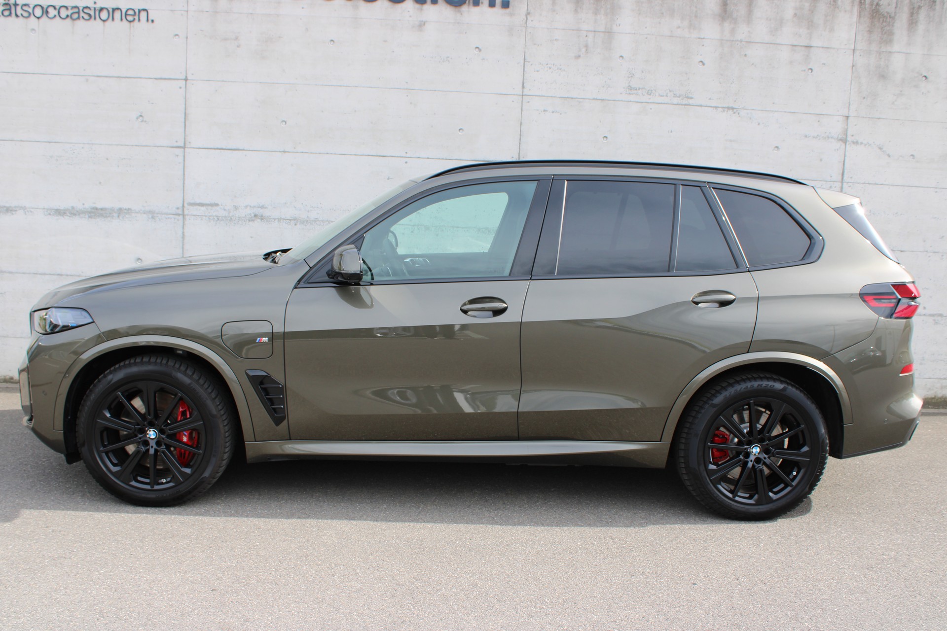 BMW X5 xDr 50e M Sport Pro-showroom-element-3
