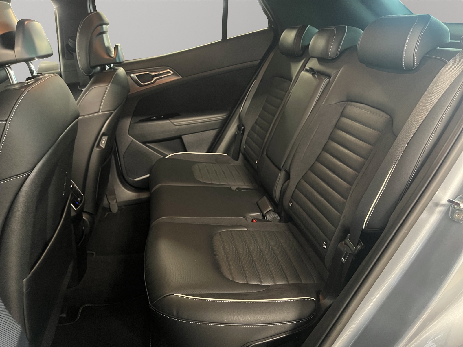 KIA Sportage 1.6 T PHEV GT-Line-image-10
