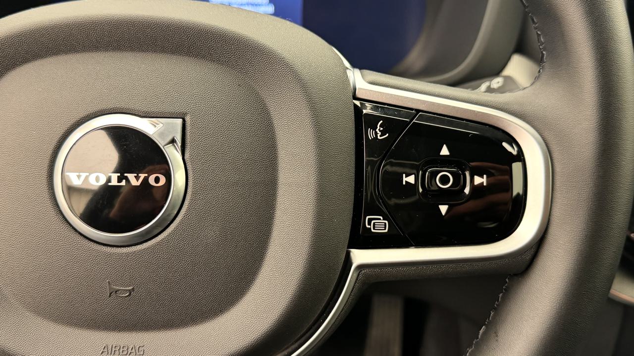 VOLVO XC60 B5 Benzin Mild Hybrid AWD Black Edition Geartronic-image-9
