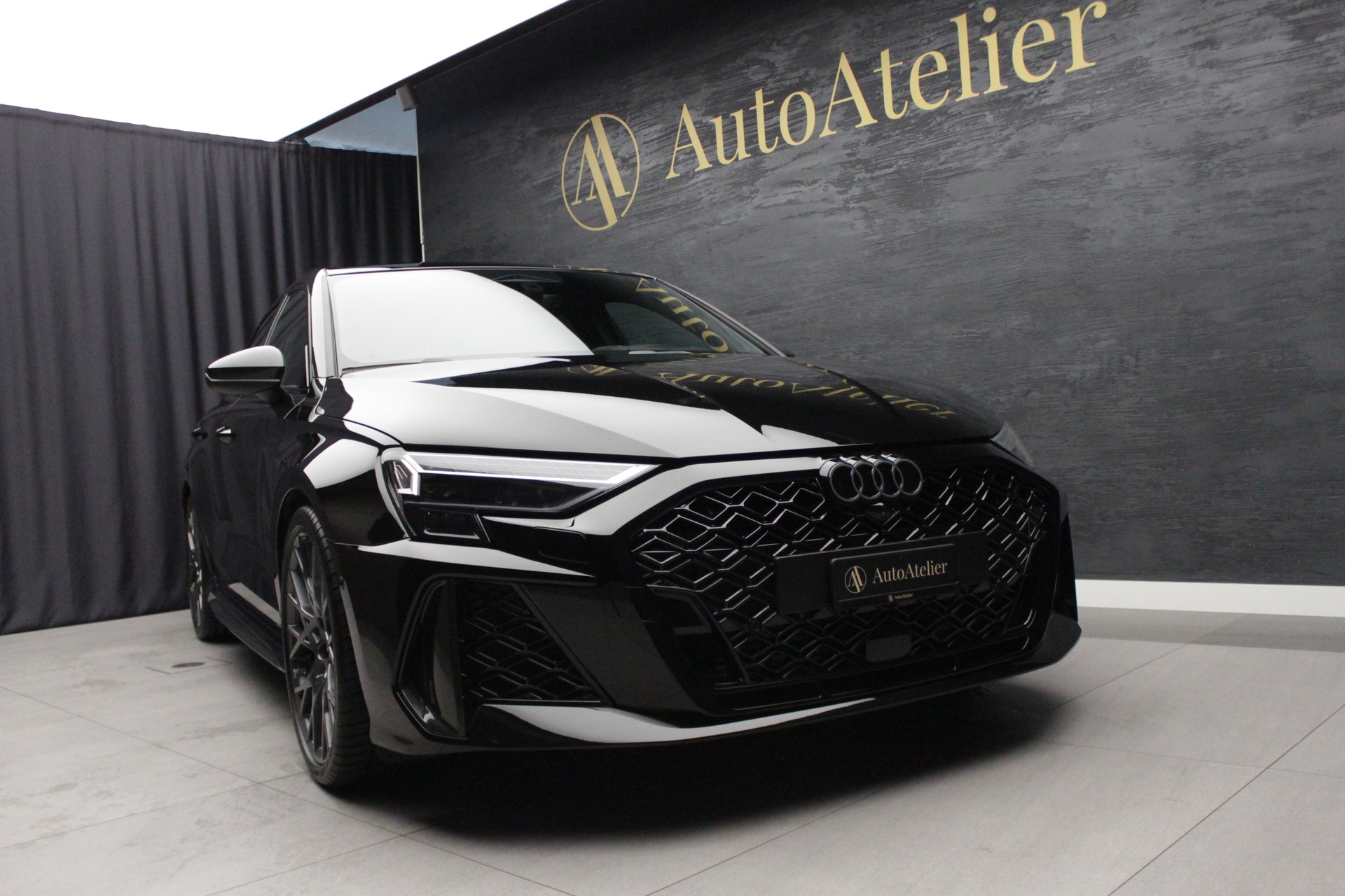 AUDI RS3 Sportback 2.5 TSI quattro S-tronic-showroom-element-1