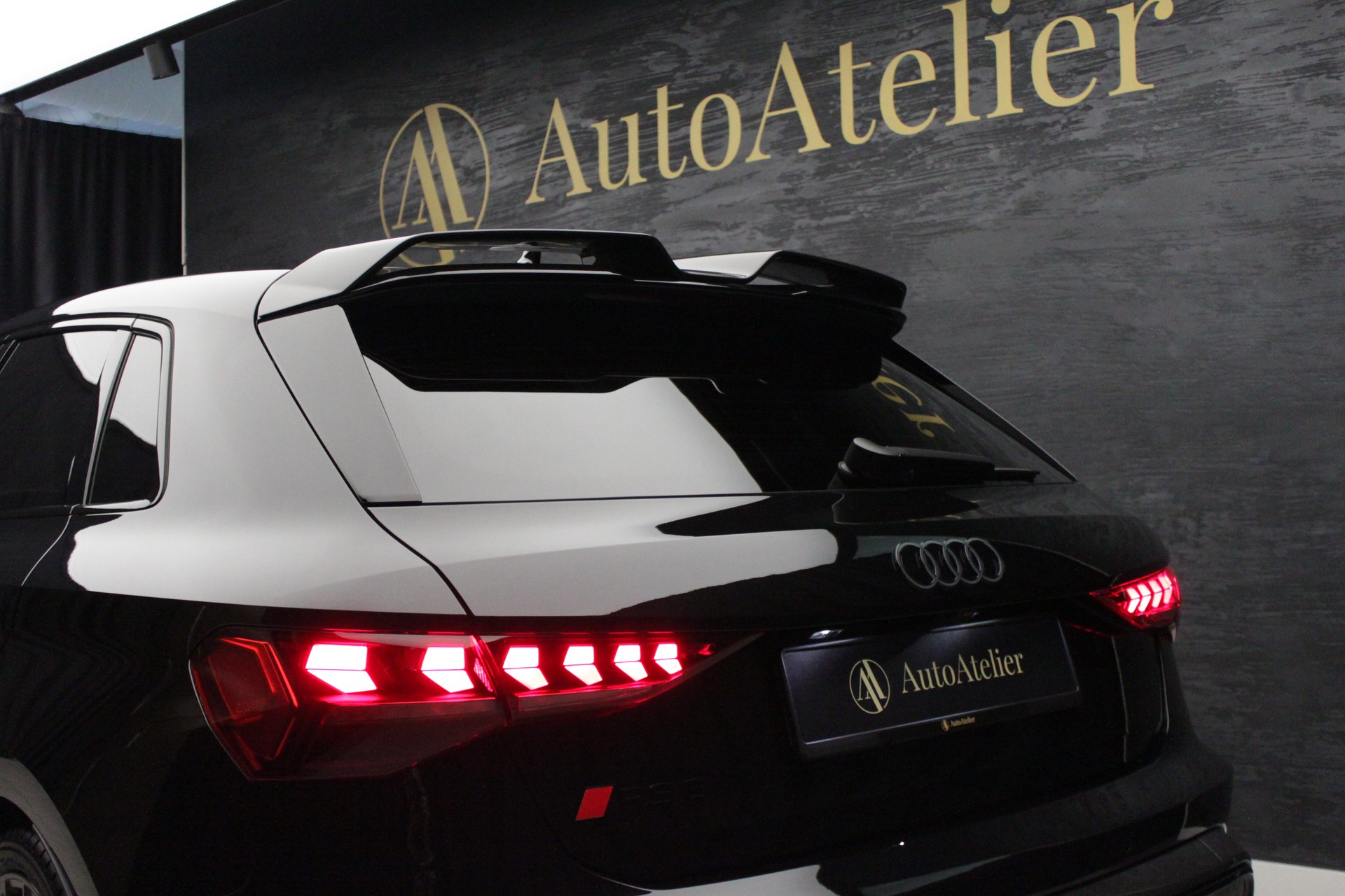 AUDI RS3 Sportback 2.5 TSI quattro S-tronic-image-10