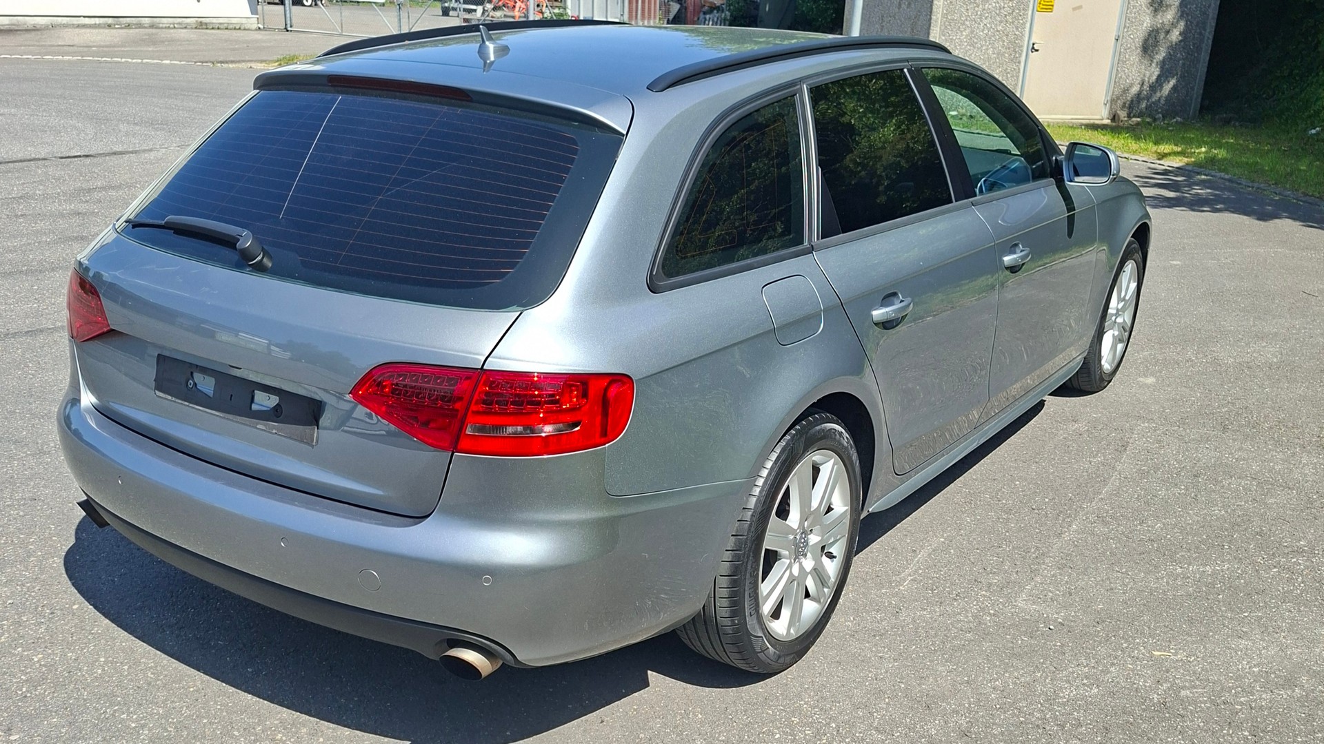 AUDI A4 Avant 2.0 TFSI quattro S-tronic-image-4