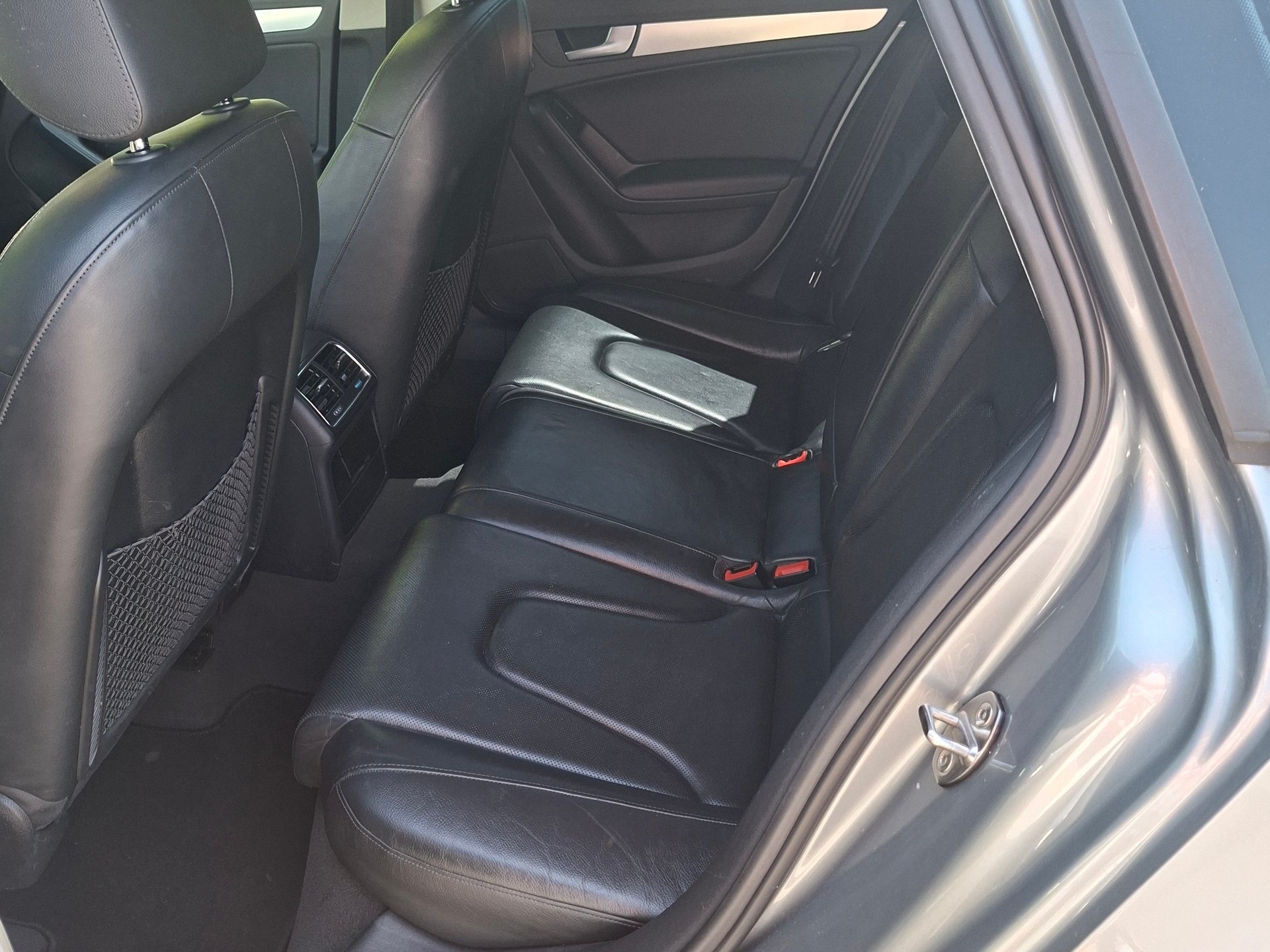 AUDI A4 Avant 2.0 TFSI quattro S-tronic-image-7
