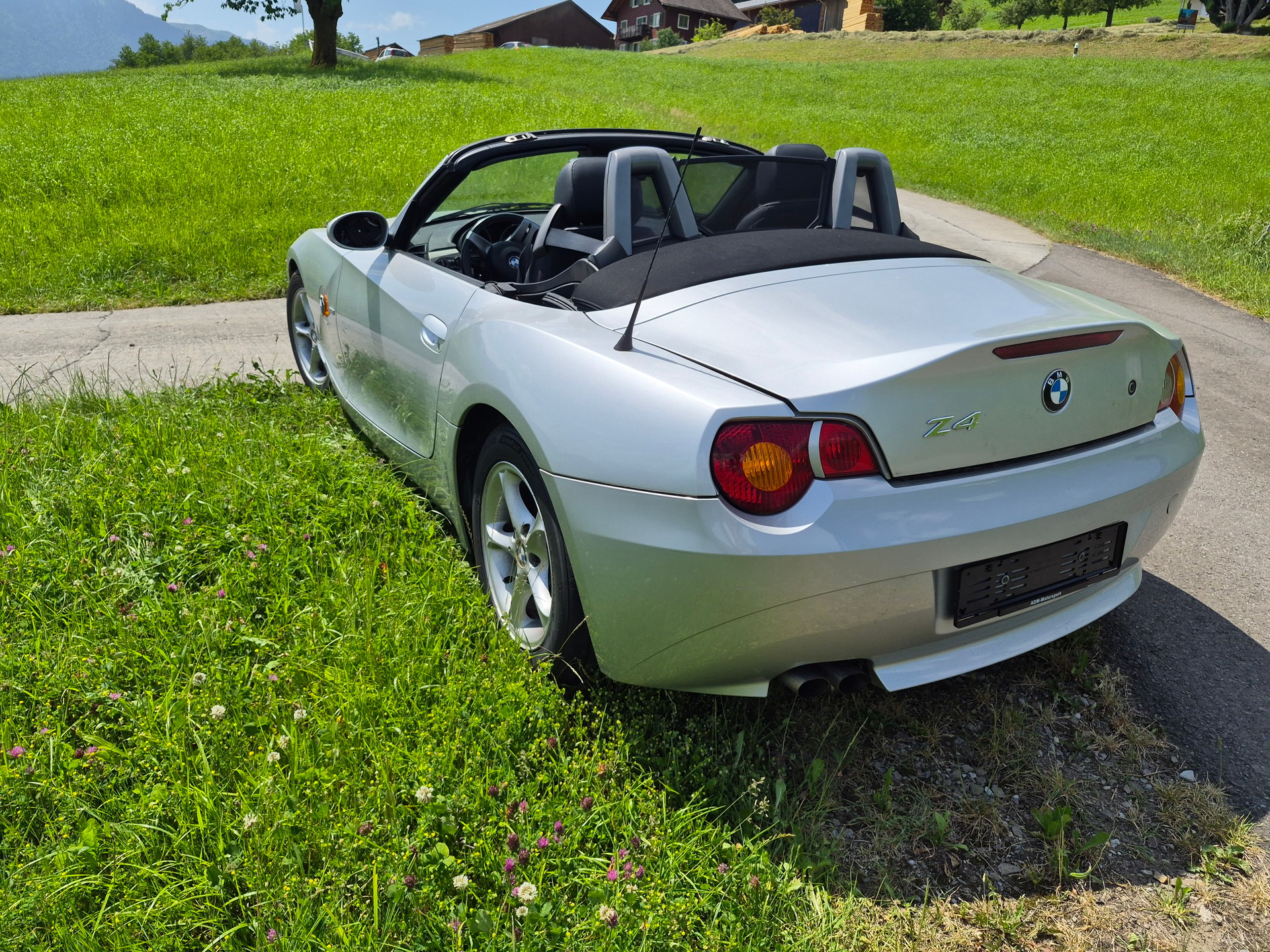 BMW Z4 2.2i Roadster-image-0
