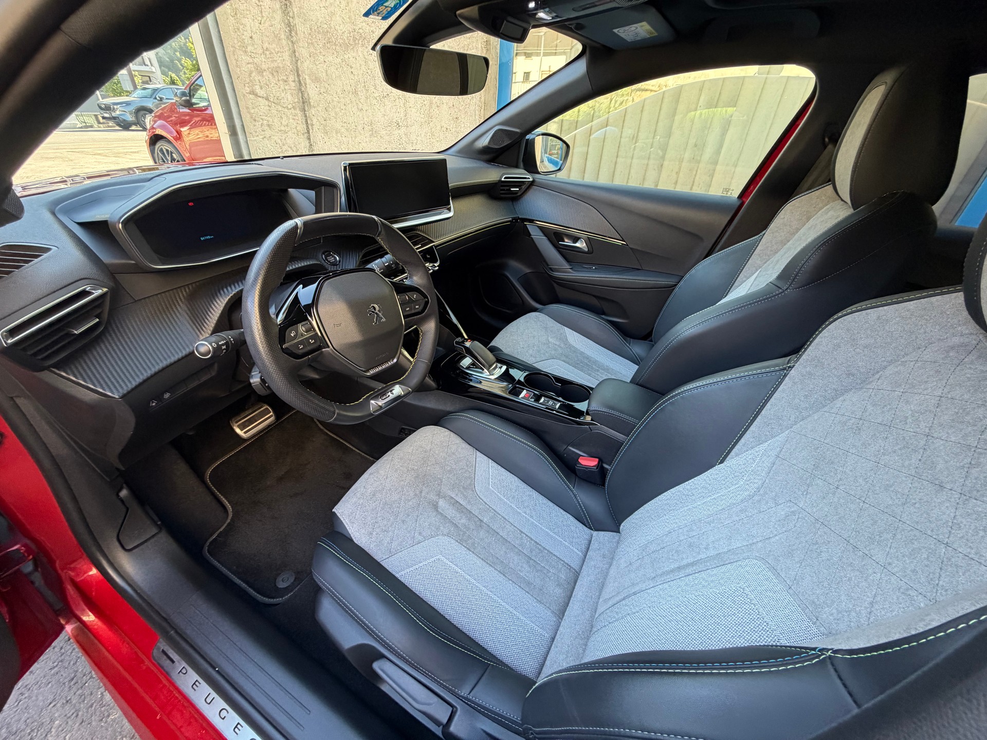 PEUGEOT 208 Elektrik GT Pack-image-8