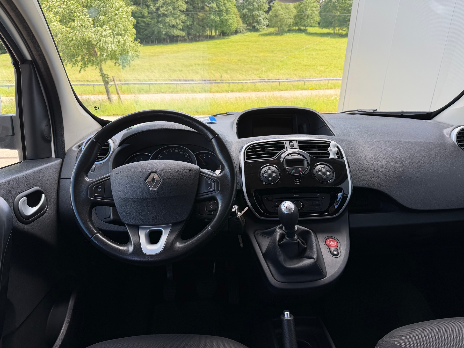 RENAULT Kangoo 1.5 dCi Swiss Edition-showroom-element-3