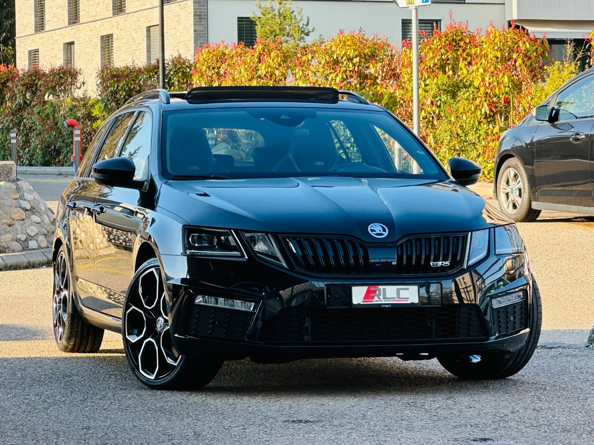 SKODA Octavia Combi 2.0 TSI RS DSG-image-1