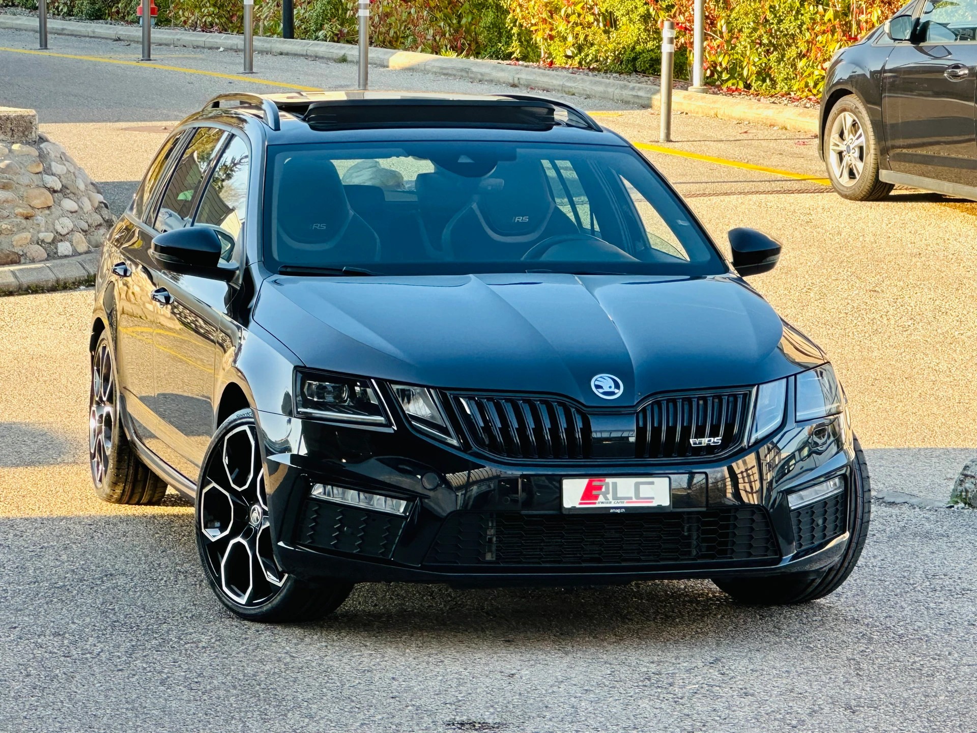 SKODA Octavia Combi 2.0 TSI RS DSG-image-2