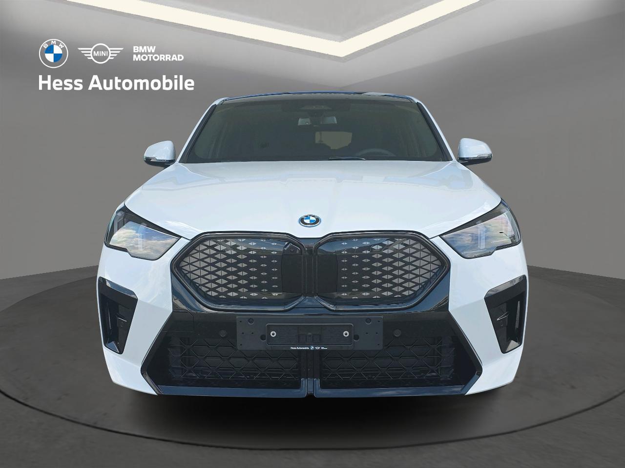 BMW iX2 30 xDrive-showroom-element-3