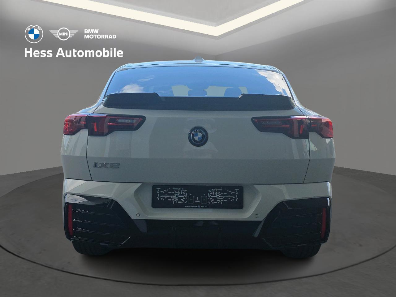 BMW iX2 30 xDrive-image-4