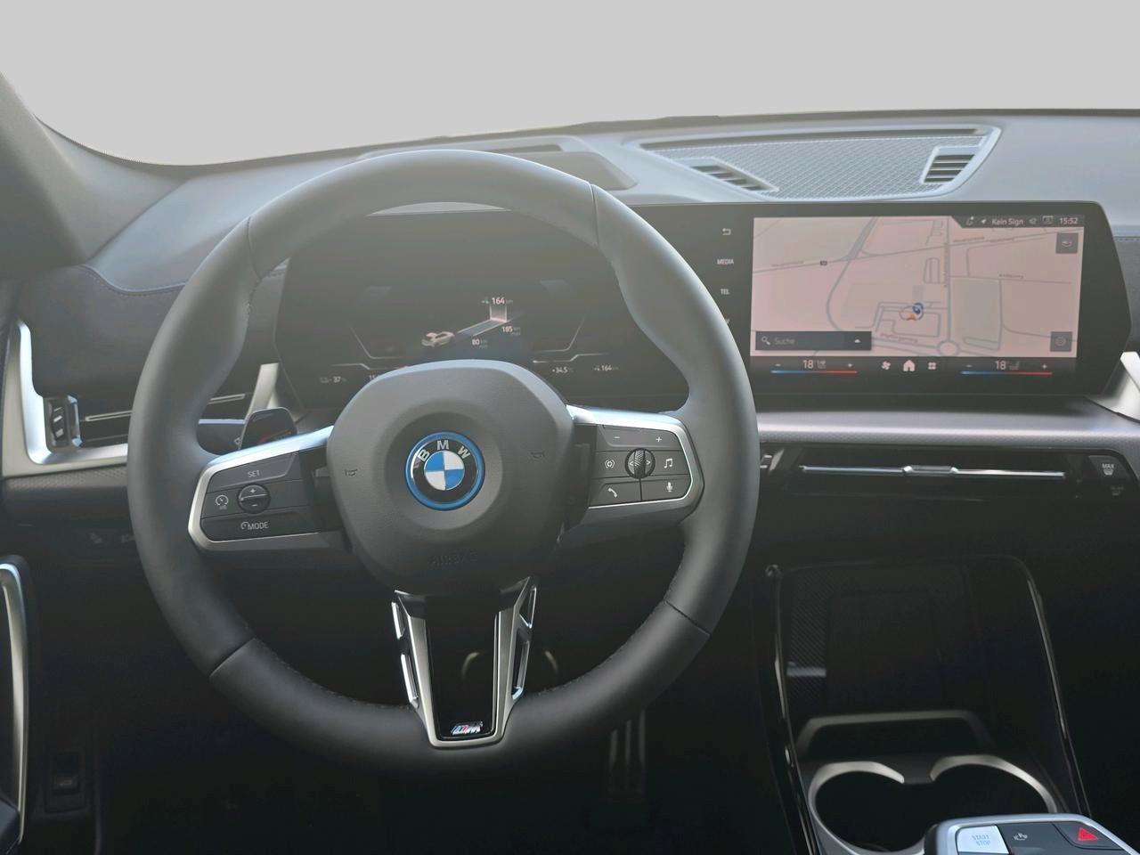 BMW iX2 30 xDrive-image-12