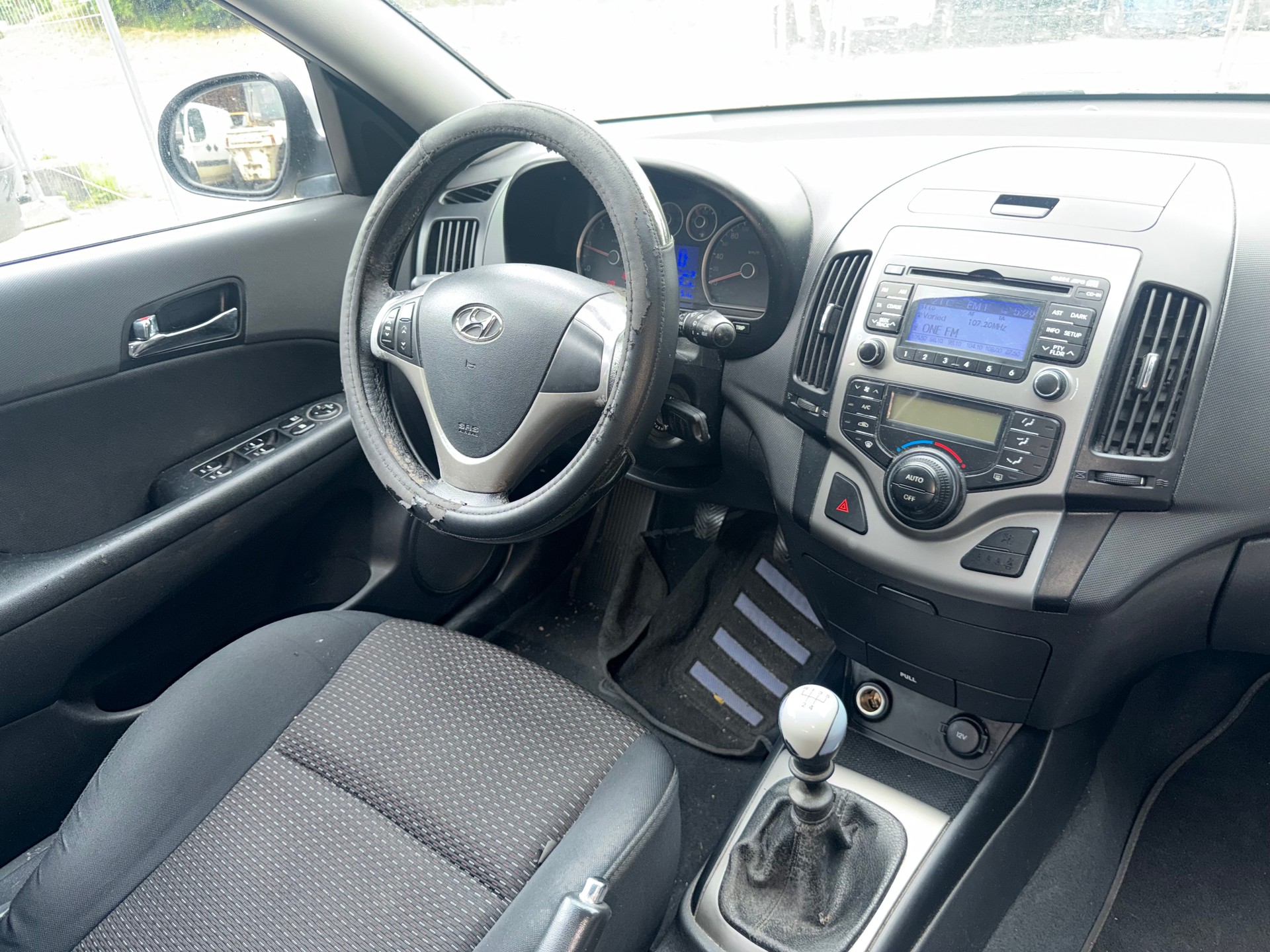 HYUNDAI i30 1.6 CRDi Style-image-7