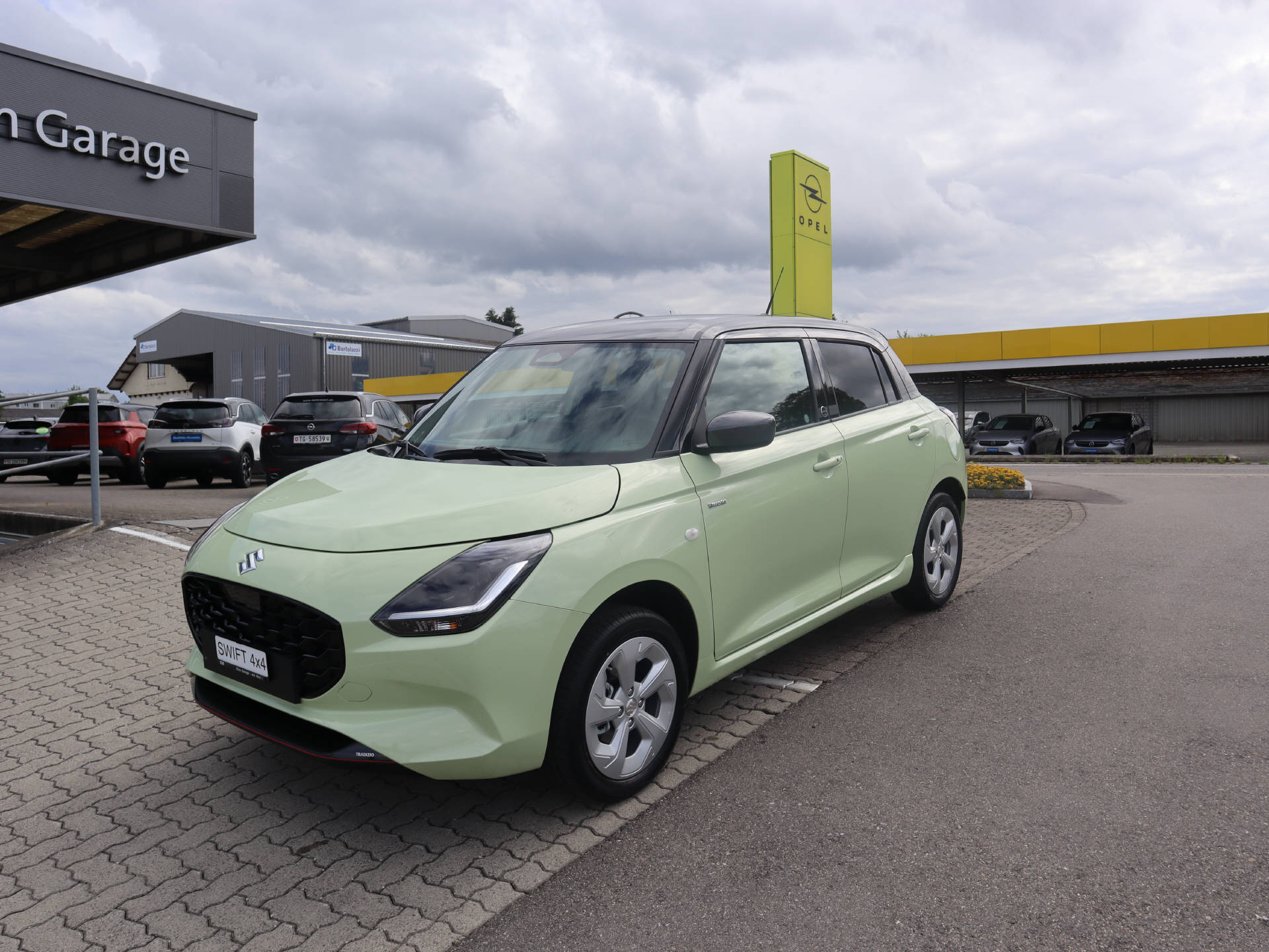 SUZUKI Swift 1.2 Tradizio Hybrid 4x4-image-2