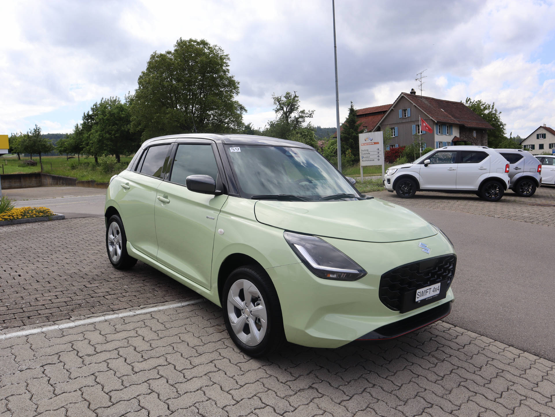 SUZUKI Swift 1.2 Tradizio Hybrid 4x4-image-3