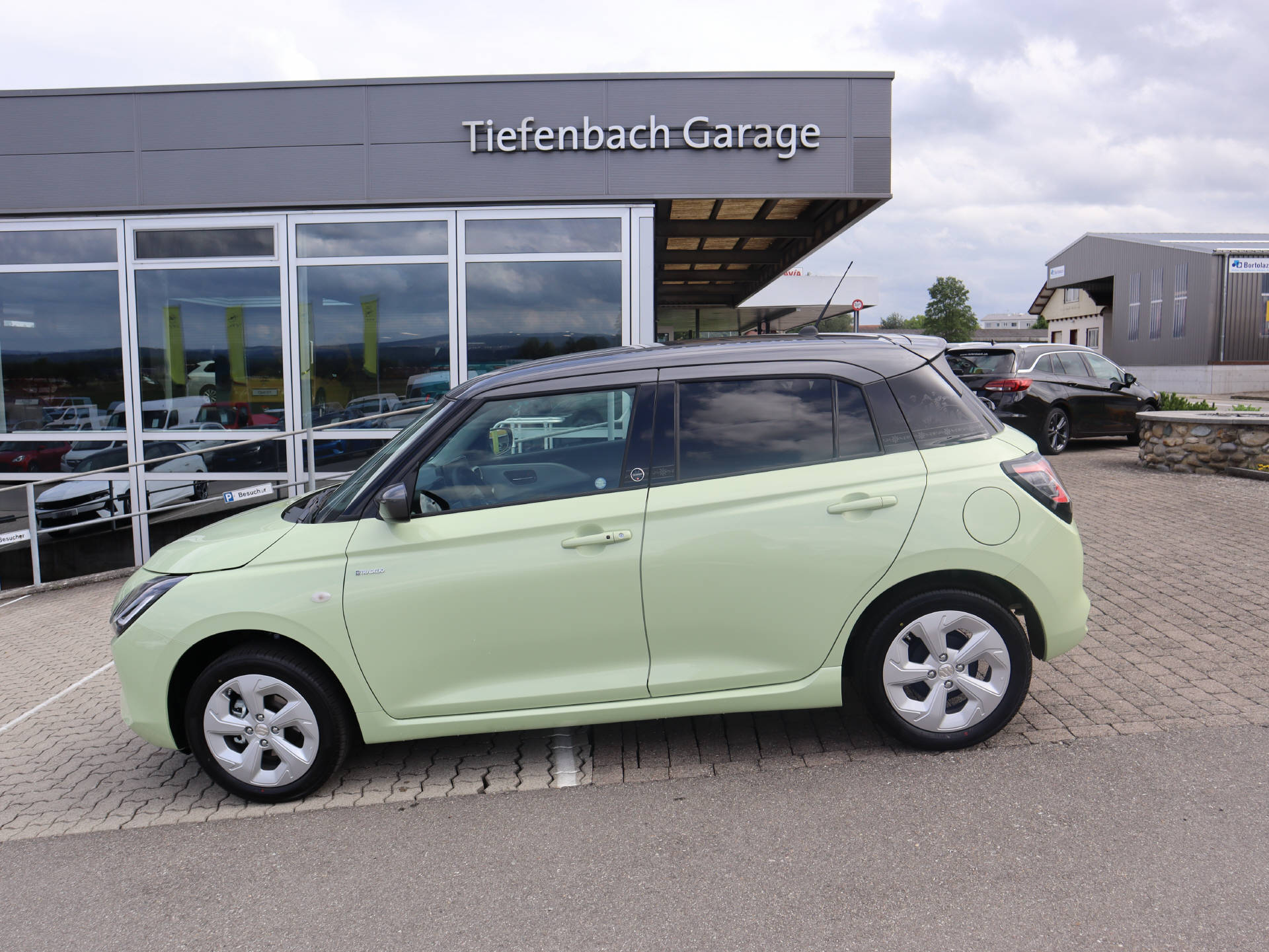 SUZUKI Swift 1.2 Tradizio Hybrid 4x4-image-1