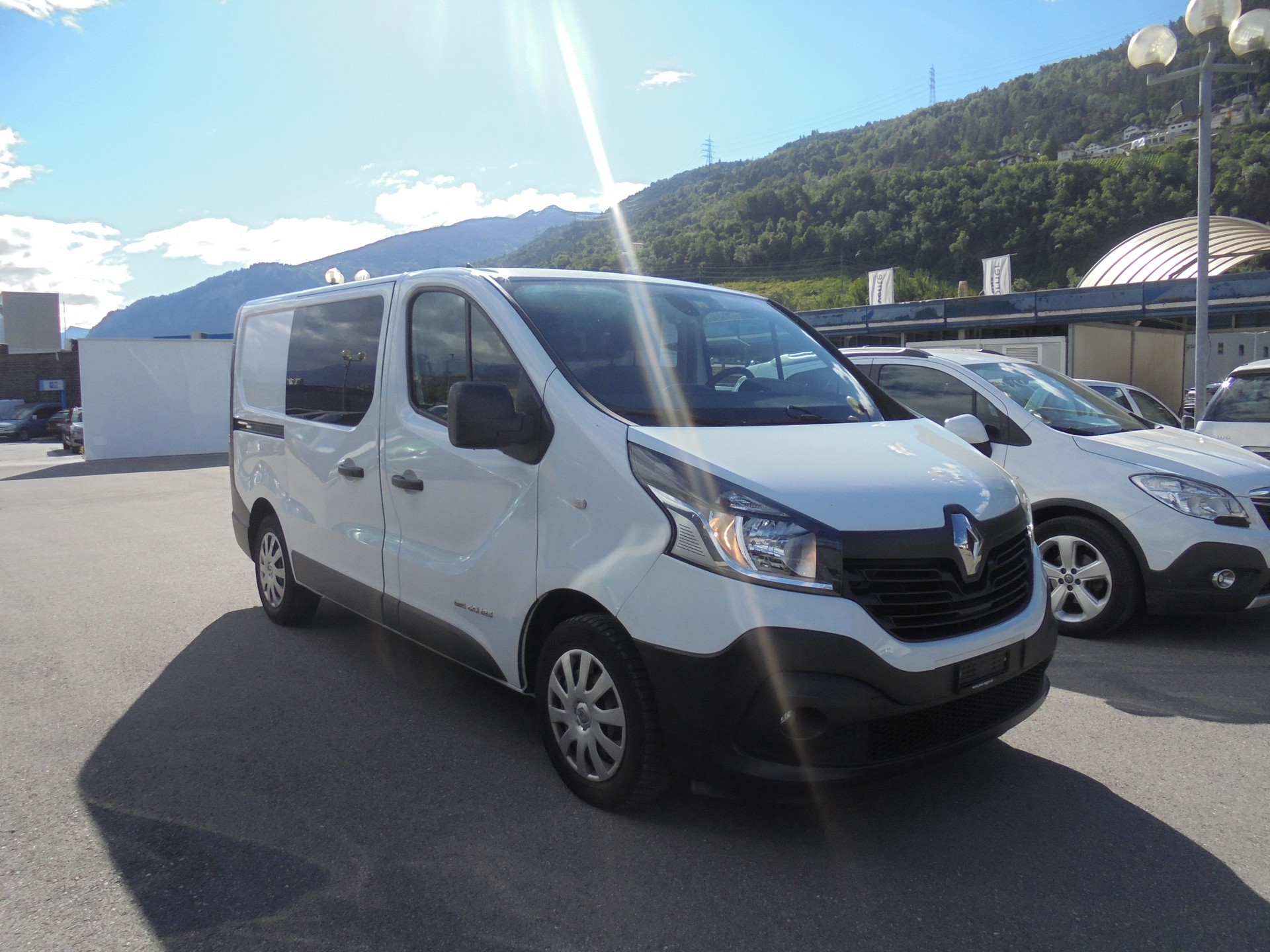 RENAULT Trafic 1.6 ENERGY TwinT. dCi125 2.9t Busin. L1H1-image-0
